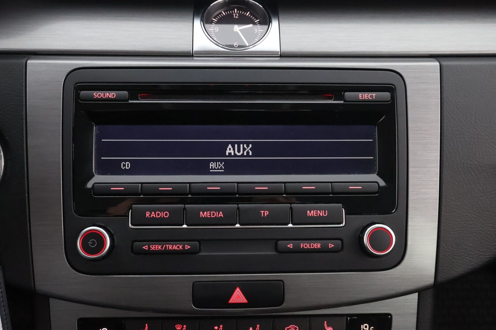 Volkswagen Passat 2012 Sedan Comfortline 1,4 TSI MultiFuel 118 kW (160 hv) DSG-automaatti * Suomiauto / Vakkari / Xenon / Lohko & Sisäpistoke - 2x Hyvät renkaat / Jakopää ketjulla / Juuri tullut Tampereelle!