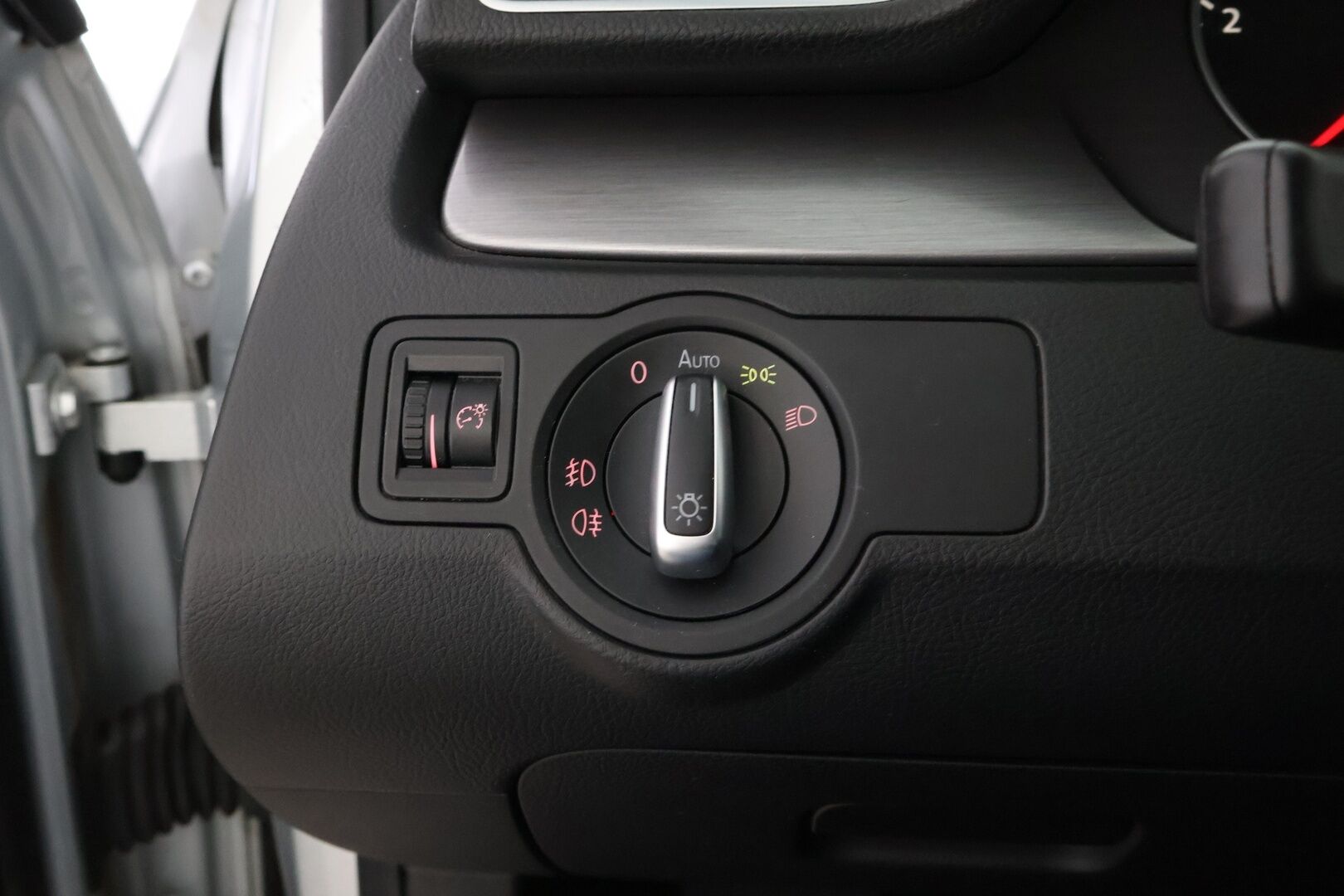 Volkswagen Passat 2012 Sedan Comfortline 1,4 TSI MultiFuel 118 kW (160 hv) DSG-automaatti * Suomiauto / Vakkari / Xenon / Lohko & Sisäpistoke - 2x Hyvät renkaat / Jakopää ketjulla / Juuri tullut Tampereelle!