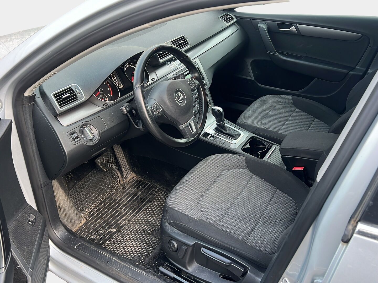 Volkswagen Passat 2012 Sedan Comfortline 1,4 TSI MultiFuel 118 kW (160 hv) DSG-automaatti * Suomiauto / Vakkari / Xenon / Lohko & Sisäpistoke - 2x Hyvät renkaat / Jakopää ketjulla / Juuri tullut Tampereelle!