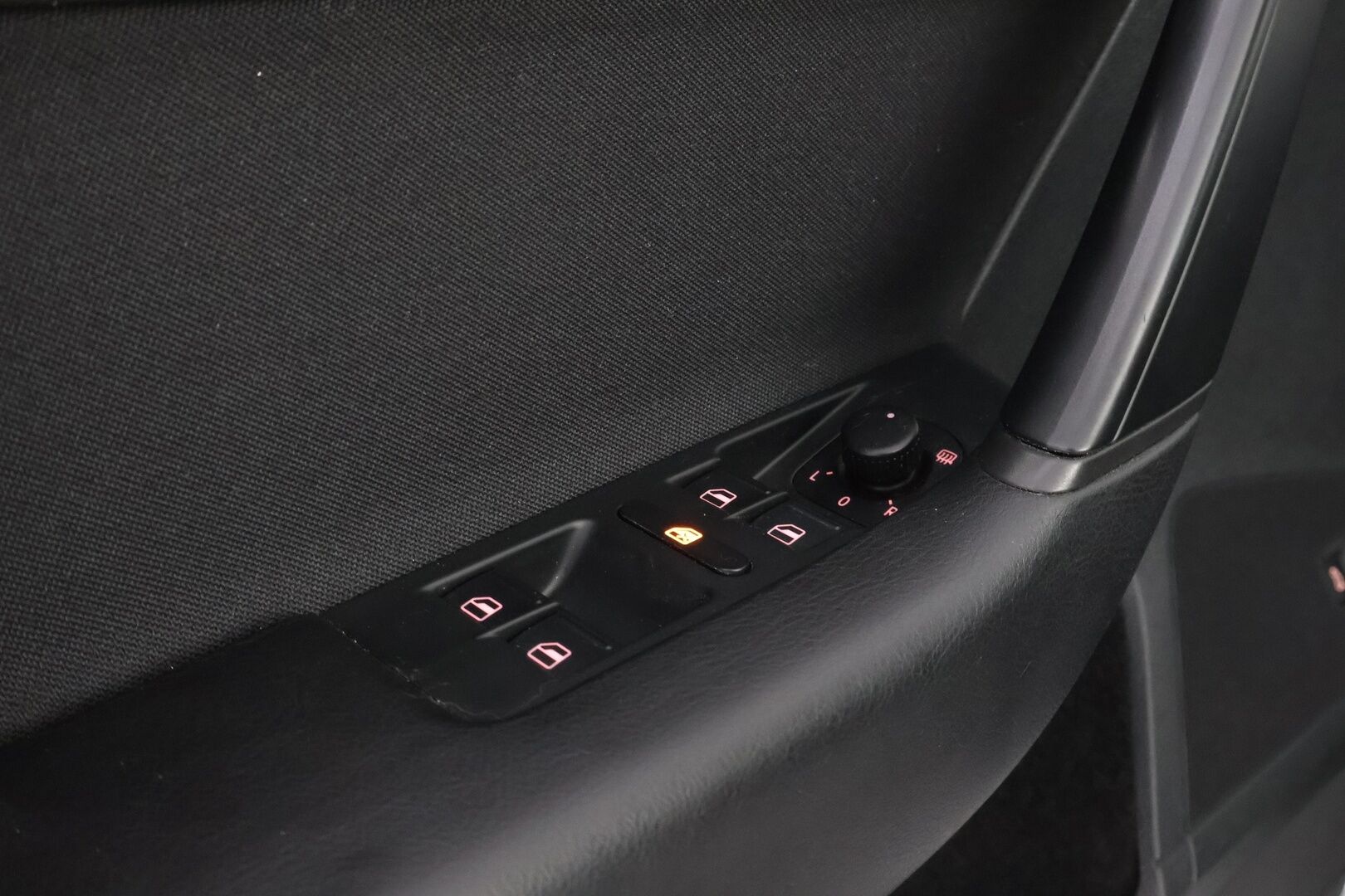 Volkswagen Passat 2012 Sedan Comfortline 1,4 TSI MultiFuel 118 kW (160 hv) DSG-automaatti * Suomiauto / Vakkari / Xenon / Lohko & Sisäpistoke - 2x Hyvät renkaat / Jakopää ketjulla / Juuri tullut Tampereelle!