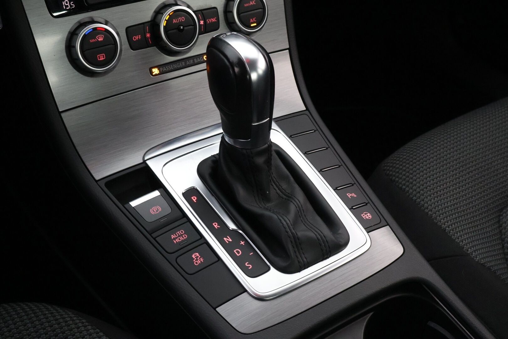 Volkswagen Passat 2012 Sedan Comfortline 1,4 TSI MultiFuel 118 kW (160 hv) DSG-automaatti * Suomiauto / Vakkari / Xenon / Lohko & Sisäpistoke - 2x Hyvät renkaat / Jakopää ketjulla / Juuri tullut Tampereelle!