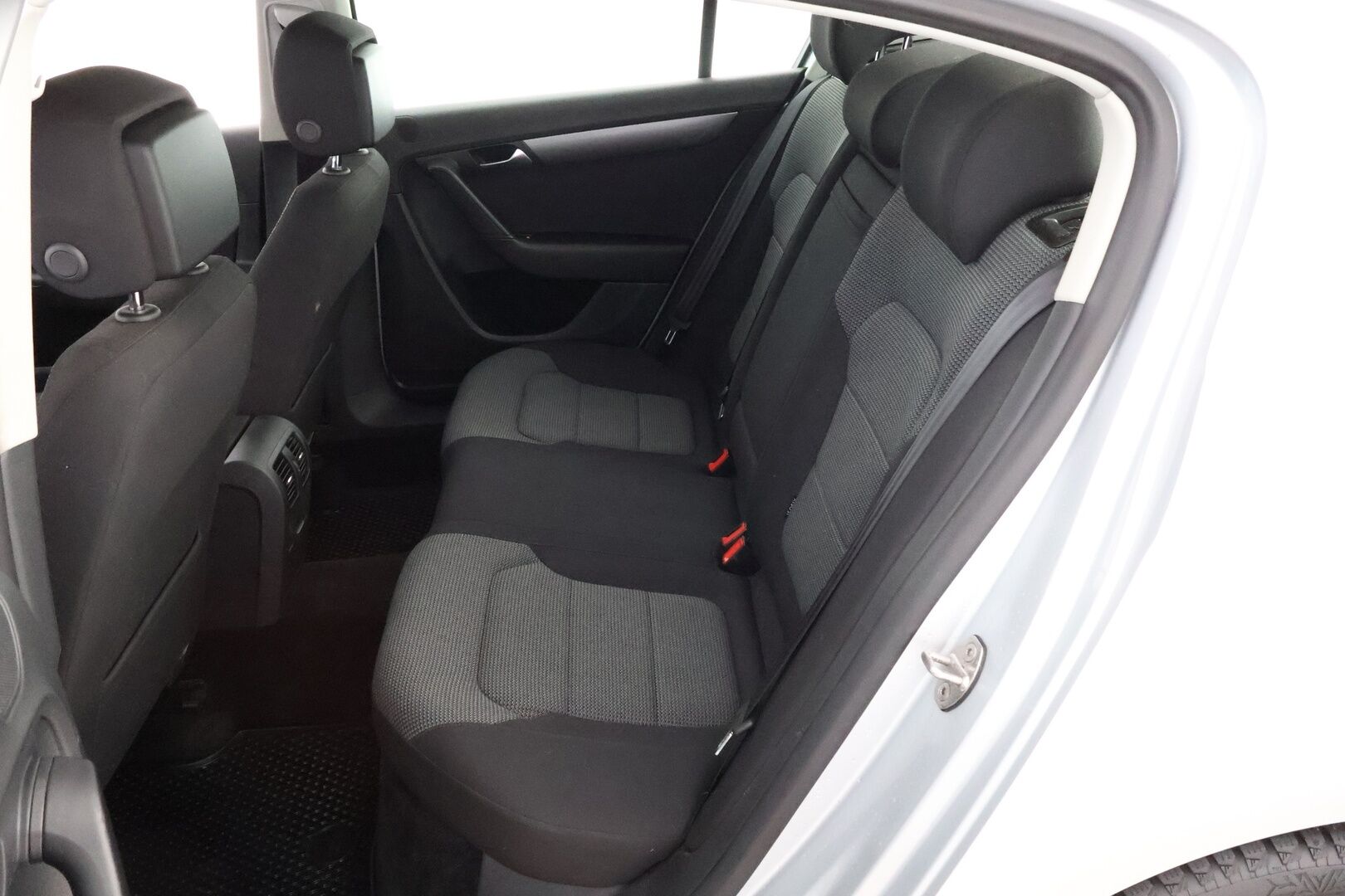 Volkswagen Passat 2012 Sedan Comfortline 1,4 TSI MultiFuel 118 kW (160 hv) DSG-automaatti * Suomiauto / Vakkari / Xenon / Lohko & Sisäpistoke - 2x Hyvät renkaat / Jakopää ketjulla / Juuri tullut Tampereelle!