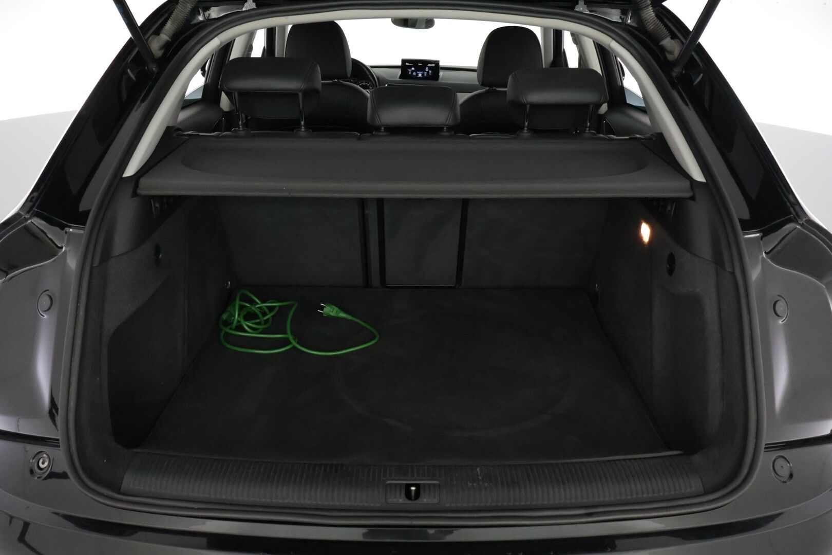 Audi Q3 2012 Special edition 2,0 TDI 130 kW quattro S tronic Start-Stop *Nahka-alcantara / Vakkari / Navi / Sähk. Kuljettajan istuin / Bluetooth* - *Nahka-alcantara / Vakkari / Navi / Sähk. Kuljettajan istuin / Bluetooth*