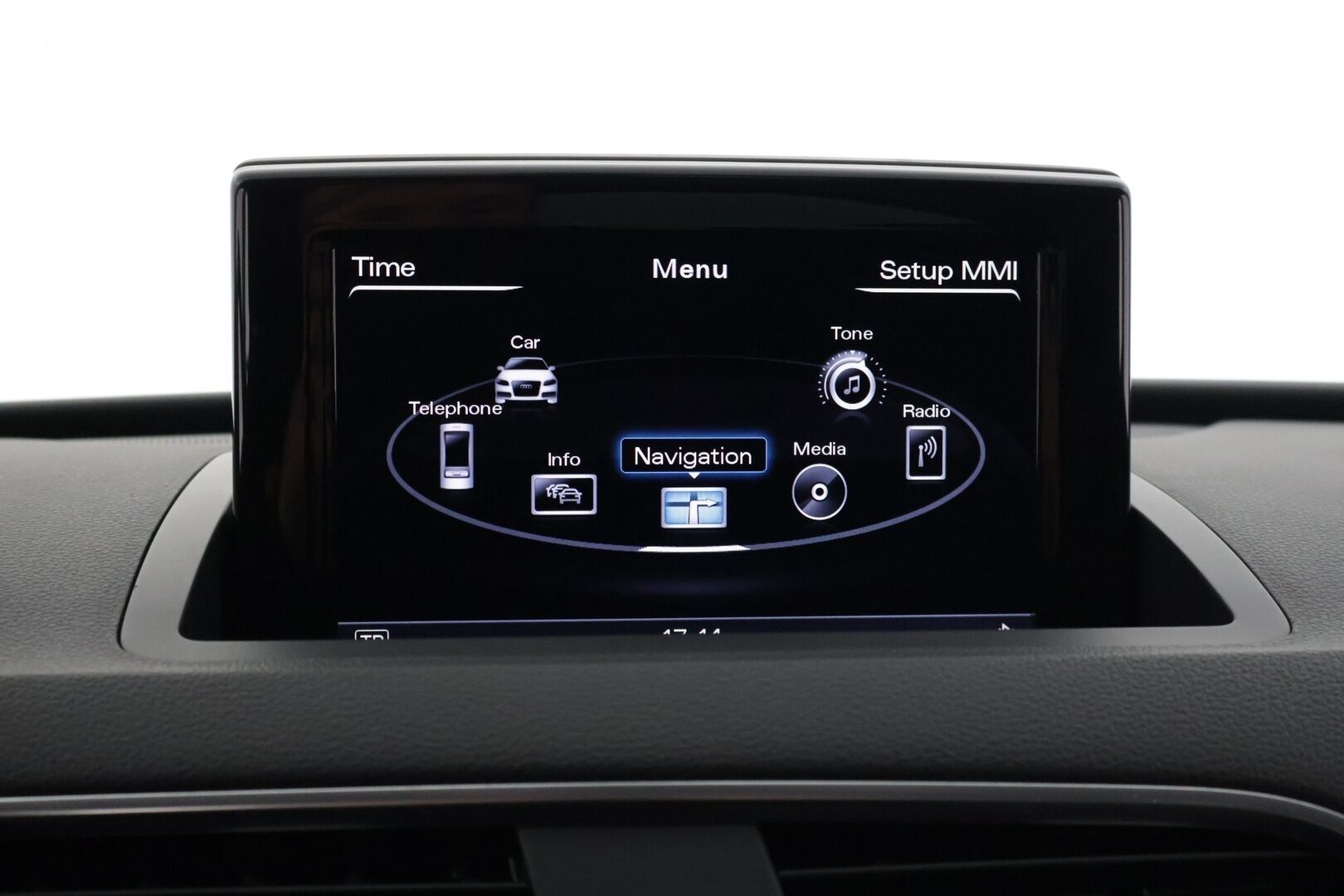 Audi Q3 2013 Special edition 2,0 TDI 130 kW quattro S tronic Start-Stop *Nahka-alcantara / Vakkari / Navi / Sähk. Kuljettajan istuin / Bluetooth* - *Nahka-alcantara / Vakkari / Navi / Sähk. Kuljettajan istuin / Bluetooth*