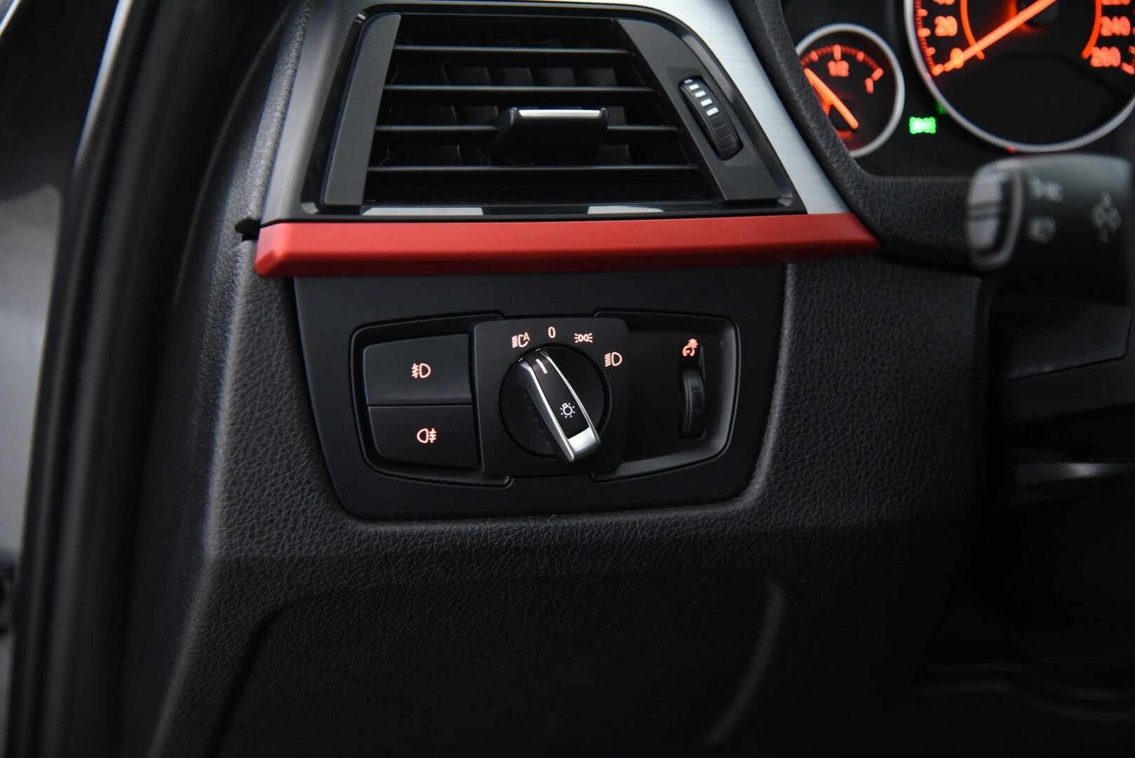 BMW 328 2013 TwinPower Turbo Sport Line xDrive F30 / Harman/Kardon / Prof. navi / HUD / Kattoluukku / Keyless - Juuri katsastettu ja huollettu! - HULLU BLACKWEEK KORKOTARJOUS 2,49%