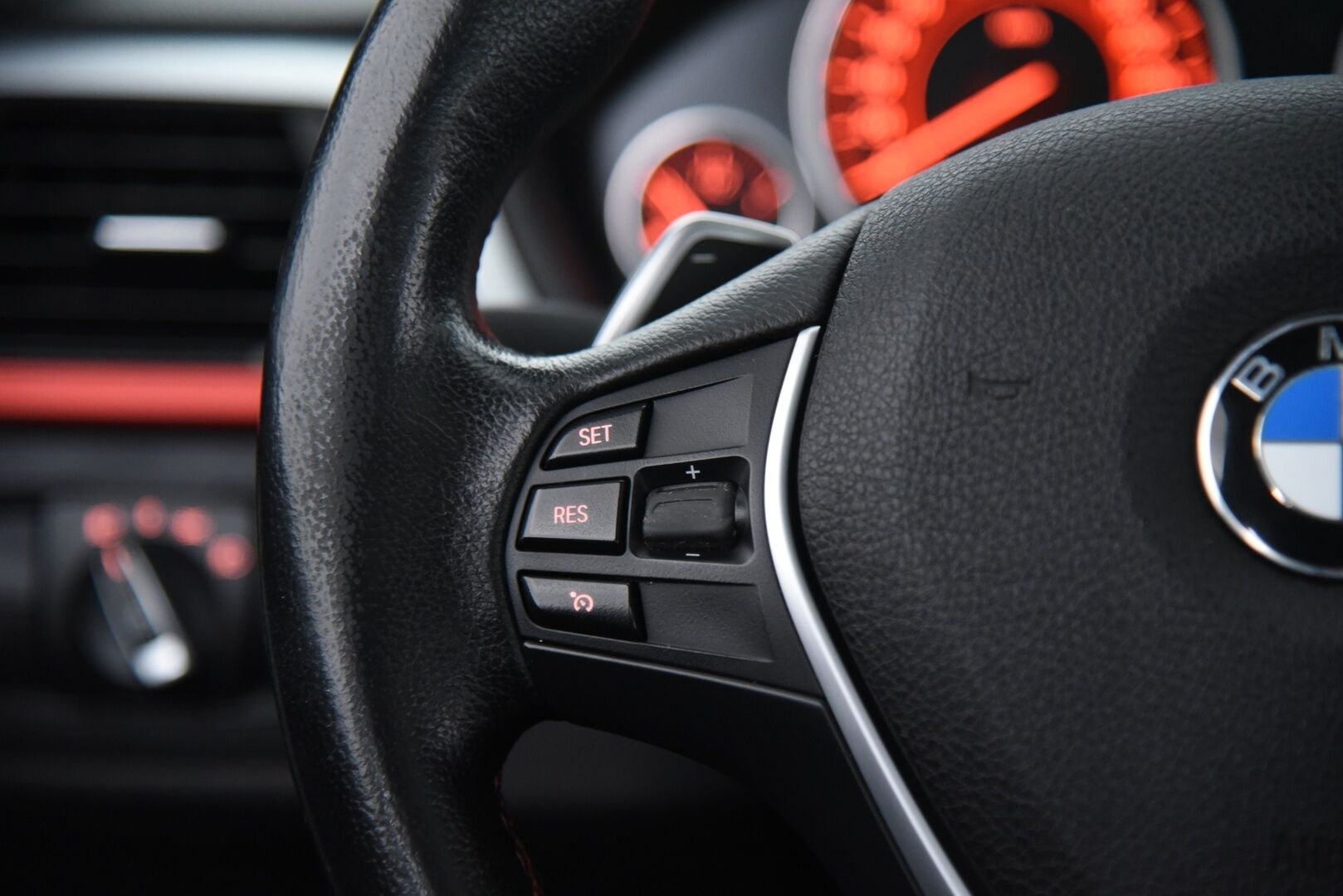 BMW 328 2013 TwinPower Turbo Sport Line xDrive F30 / Harman/Kardon / Prof. navi / HUD / Kattoluukku / Keyless - Juuri katsastettu ja huollettu! - HULLU BLACKWEEK KORKOTARJOUS 2,49%