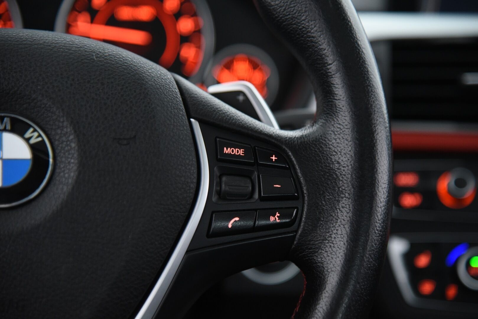 BMW 328 2013 TwinPower Turbo Sport Line xDrive F30 / Harman/Kardon / Prof. navi / HUD / Kattoluukku / Keyless - Juuri katsastettu ja huollettu! - HULLU BLACKWEEK KORKOTARJOUS 2,49%