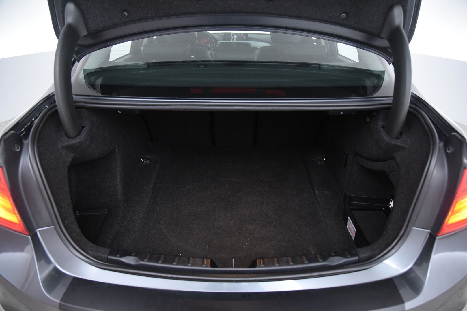 BMW 328 2013 TwinPower Turbo Sport A xDrive F30 / H/K / HUD / Kattoluukku / Keyless / Prof. navi - Juuri katsastettu ja huollettu!
