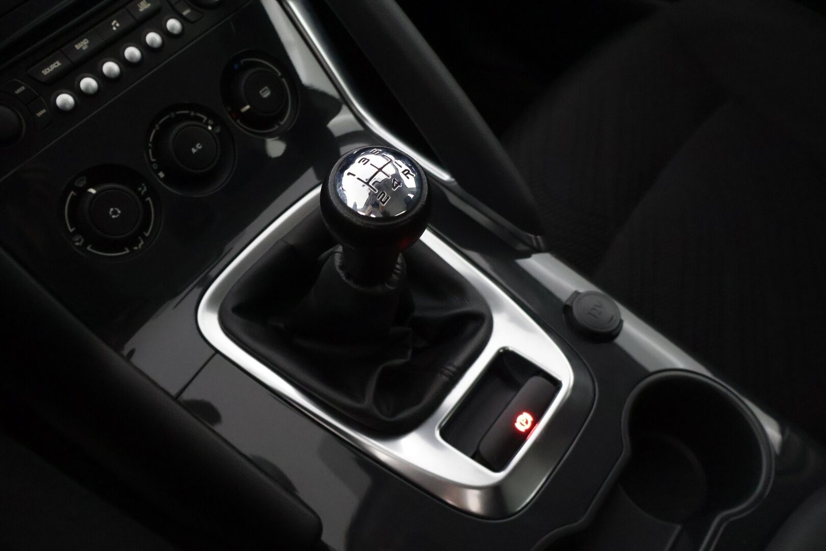 Peugeot 3008 2012 Limited 120 VTi * Suomi auto / Kahdet renkaat / Lohkolämmitin + sis / Aux / Ilmastointi / Penkinlämmittimet * - *Tästä asiallisesti huollettu suomi auto kaksilla renkailla ja vanteilla,Kattava huoltohistoria*