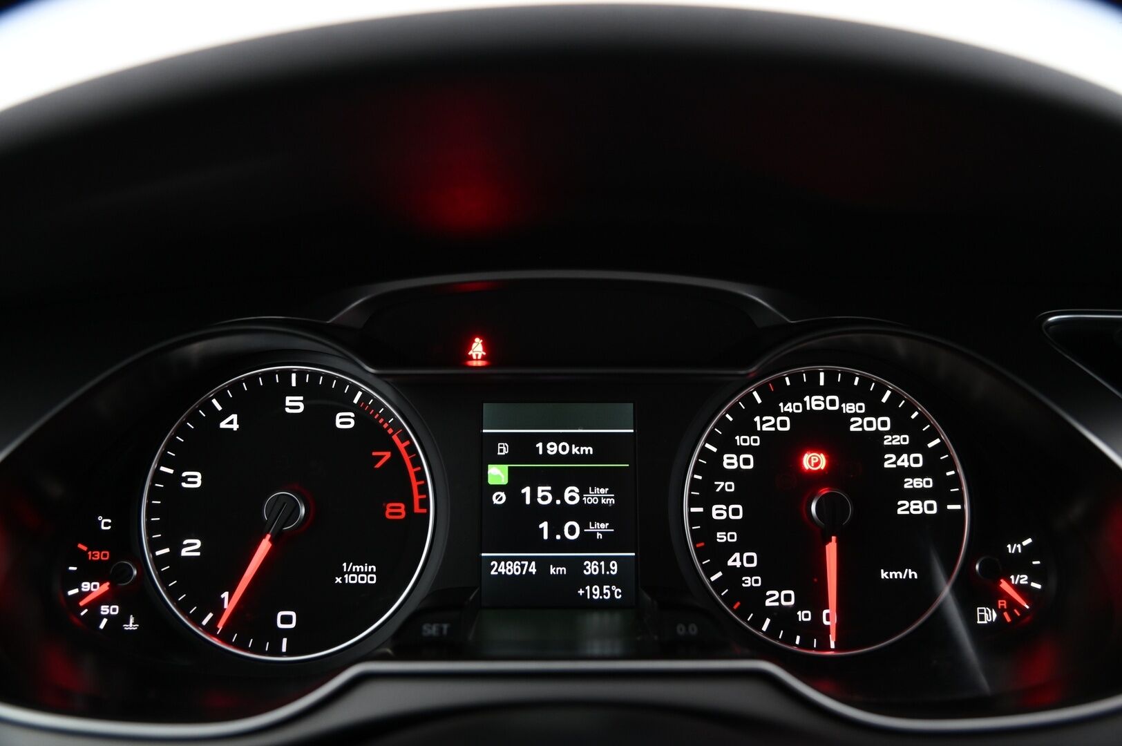 Audi A4 2012 Sedan Business 1,8 TFSI 125 kW quattro **Myydään huutokaupat.com!** - **MYYDÄÄN HUUTOKAUPAT.COM**