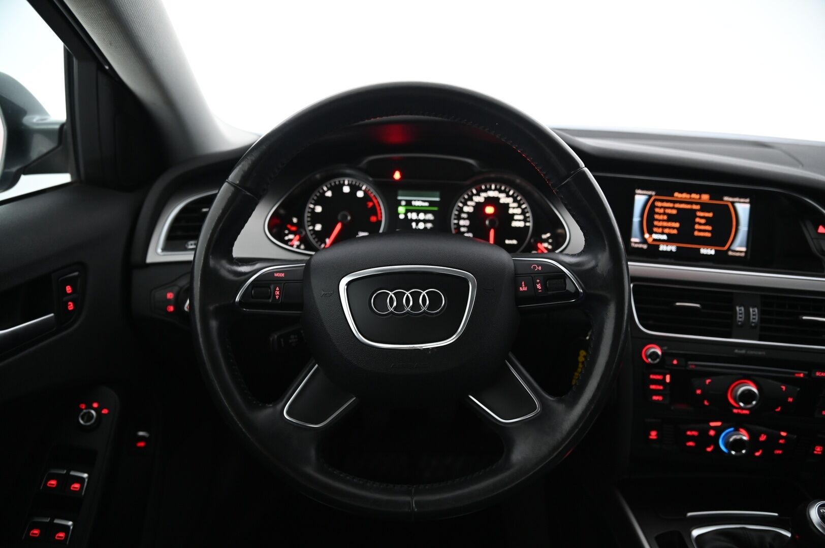 Audi A4 2012 Sedan Business 1,8 TFSI 125 kW quattro **Myydään huutokaupat.com!** - **MYYDÄÄN HUUTOKAUPAT.COM**