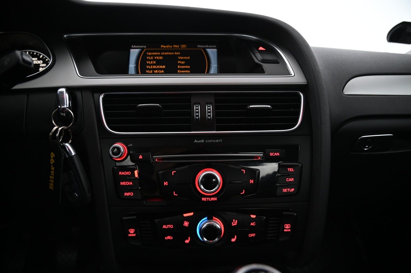 Audi A4 2012 Sedan Business 1,8 TFSI 125 kW quattro **Myydään huutokaupat.com!** - **MYYDÄÄN HUUTOKAUPAT.COM**