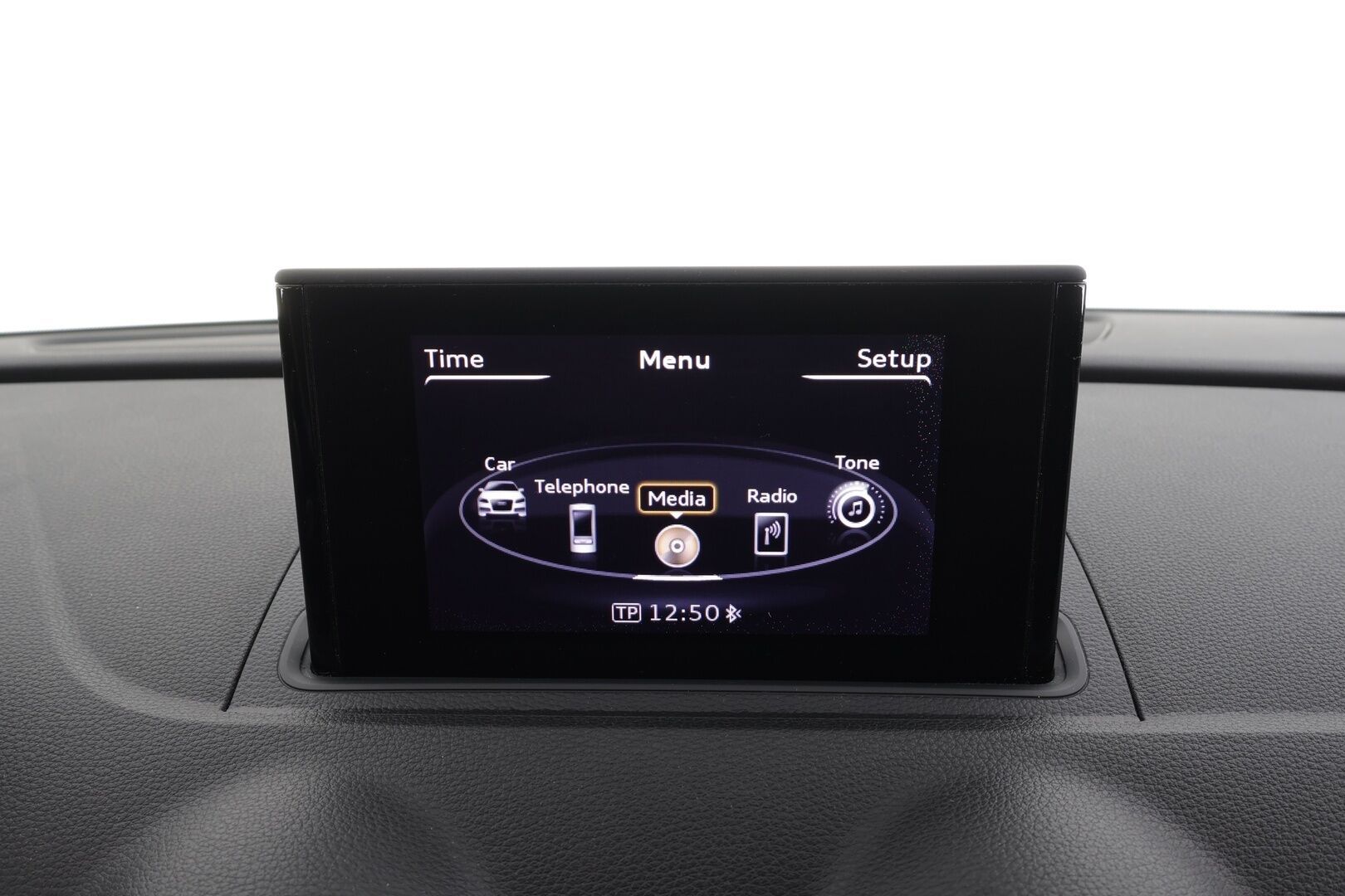 Audi A3 2013 Sportback Business 1,6 TDI 77 kW * Suomi-auto / Vakkari / P.tutka / Webasto / Xenon / Automaatti-ilmastointi * - Taloudellinen Webastolla, kaksilla renkailla sekä vanteilla varusteltu Suomiauto!