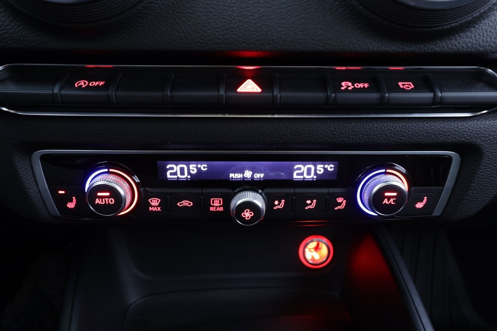 Audi A3 2013 Sportback Business 1,6 TDI 77 kW * Suomi-auto / Vakkari / P.tutka / Webasto / Xenon / Automaatti-ilmastointi * - Juuri leimattu Webastolla, kaksilla renkailla sekä vanteilla varusteltu Suomiauto! - HULLUT AVAJAISHULINAT KORKOTARJOUS 3,29 %