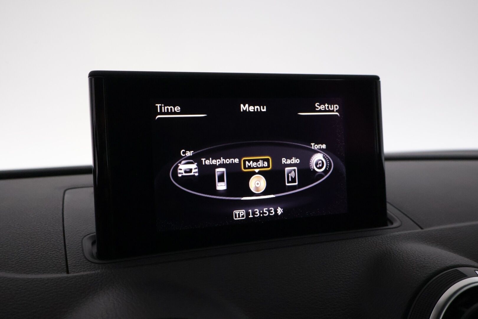 Audi A3 2013 Sportback Business 1,6 TDI 77 kW * Suomi-auto / Vakkari / P.tutka / Webasto / Xenon / Automaatti-ilmastointi * - Juuri leimattu Webastolla, kaksilla renkailla sekä vanteilla varusteltu Suomiauto! - HULLUT AVAJAISHULINAT KORKOTARJOUS 3,29 %