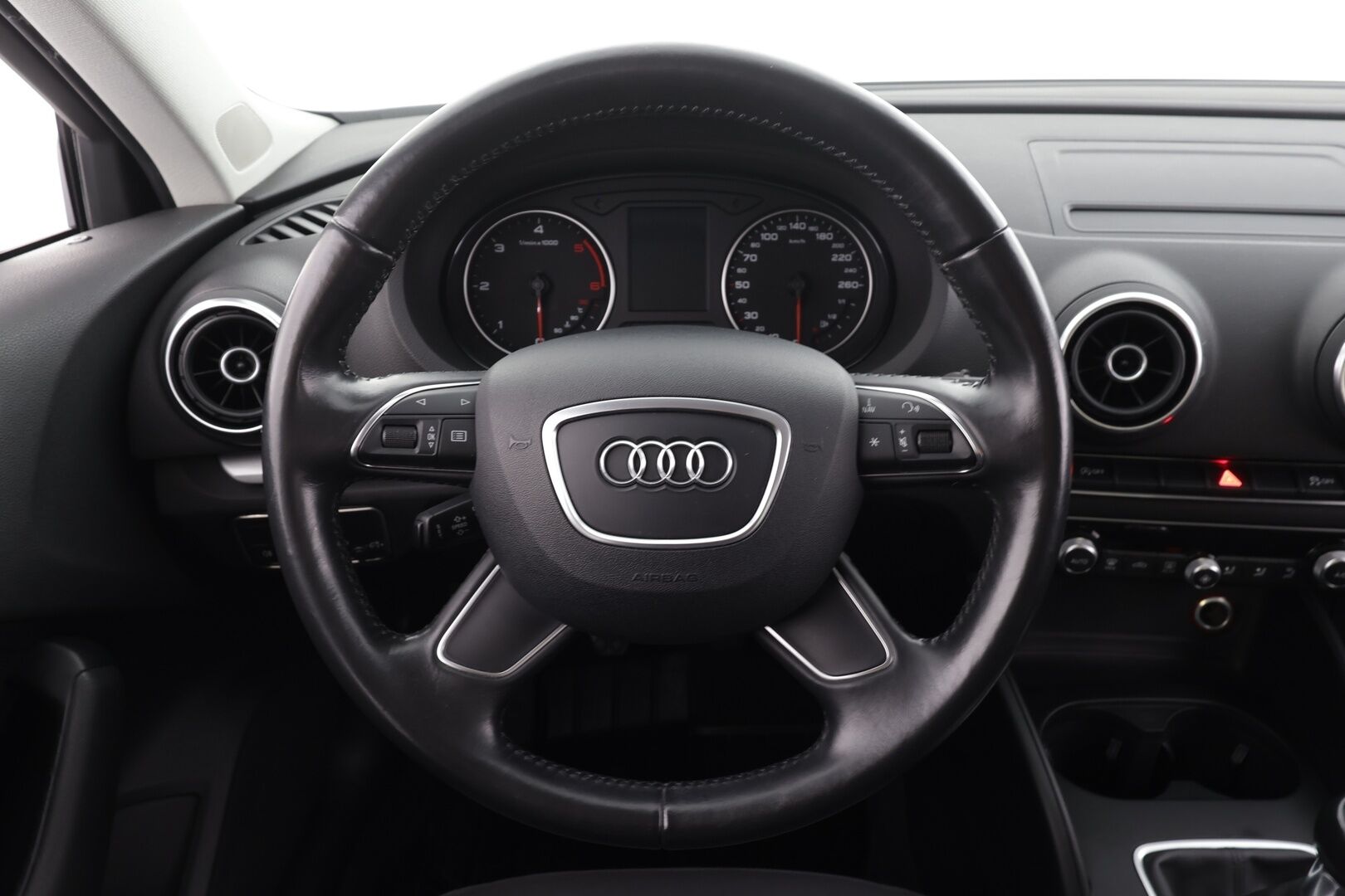 Audi A3 2013 Sportback Business 1,6 TDI 77 kW - Hiljattain huollettu ja katsastettu | Suomi-auto | Vakkari | P.tutka | Webasto | Xenon | Ilman Adblue