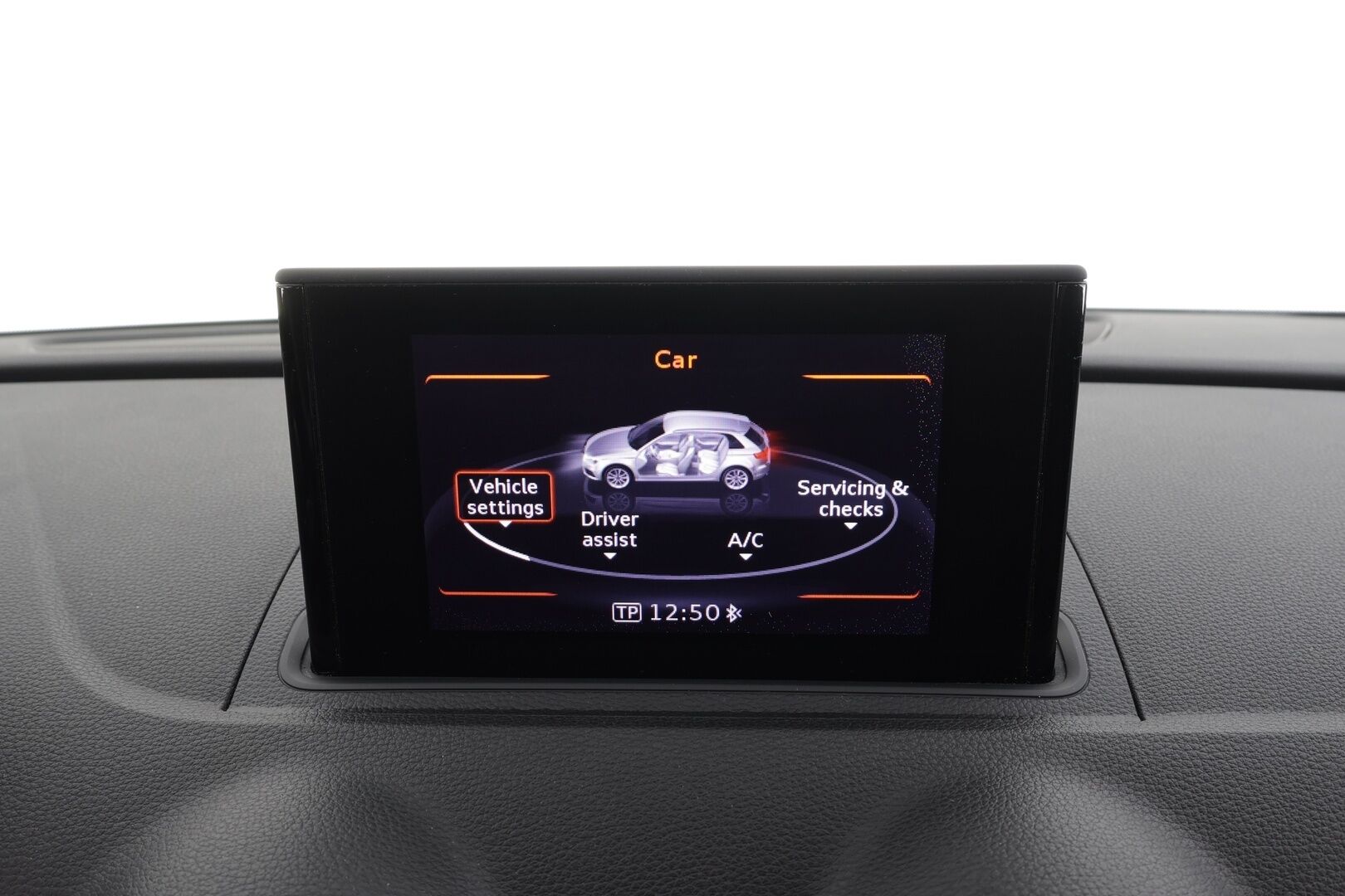 Audi A3 2013 Sportback Business 1,6 TDI 77 kW * Suomi-auto / Vakkari / P.tutka / Webasto / Xenon / Automaatti-ilmastointi * - Kahdet renkaat aluvanteilla - HULLU BLACKWEEK KORKOTARJOUS 2,49%