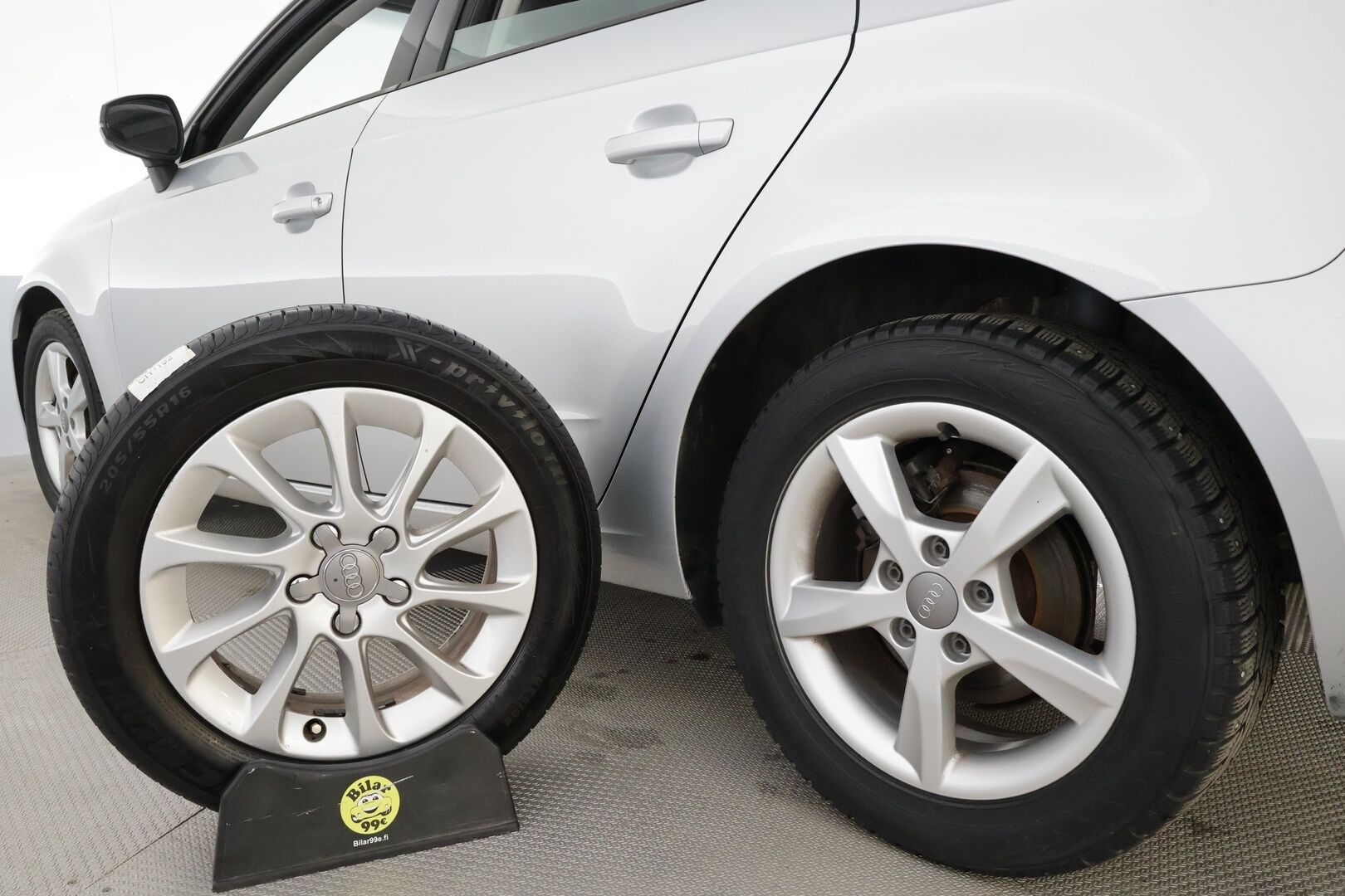 Audi A3 2013 Sportback Business 1,6 TDI 77 kW * Suomi-auto / Vakkari / P.tutka / Webasto / Xenon / Automaatti-ilmastointi * - Juuri leimattu Webastolla, kaksilla renkailla sekä vanteilla varusteltu Suomiauto! - HULLUT AVAJAISHULINAT KORKOTARJOUS 3,29 %