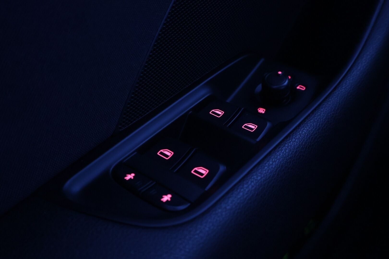 Audi A3 2013 Sportback Business 1,6 TDI 77 kW * Suomi-auto / Vakkari / P.tutka / Webasto / Xenon / Automaatti-ilmastointi * - Juuri leimattu Webastolla, kaksilla renkailla sekä vanteilla varusteltu Suomiauto! - HULLUT AVAJAISHULINAT KORKOTARJOUS 3,29 %