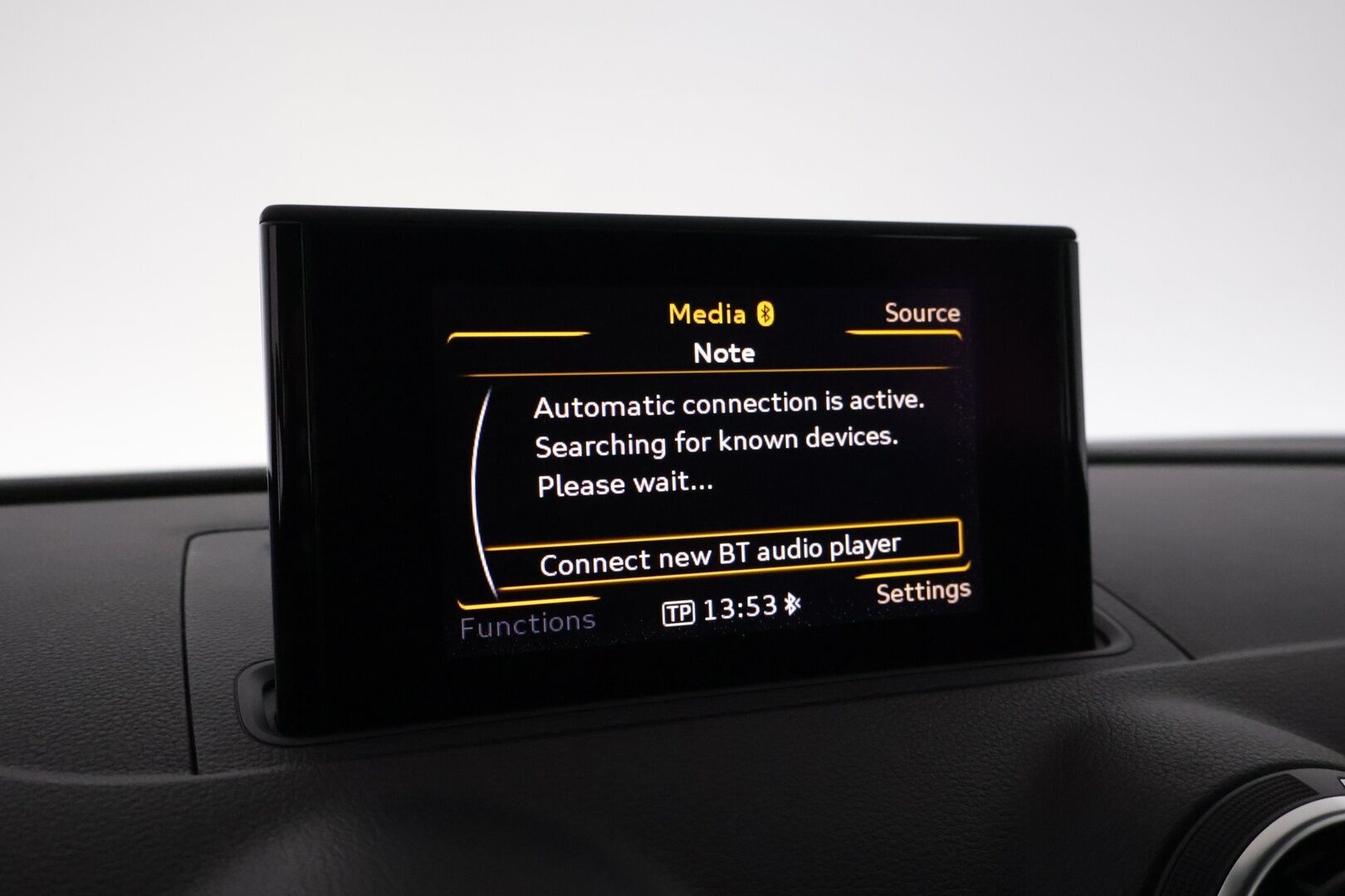 Audi A3 2013 Sportback Business 1,6 TDI 77 kW * Suomi-auto / Vakkari / P.tutka / Webasto / Xenon / Automaatti-ilmastointi * - Juuri leimattu Webastolla, kaksilla renkailla sekä vanteilla varusteltu Suomiauto! - HULLUT AVAJAISHULINAT KORKOTARJOUS 3,29 %