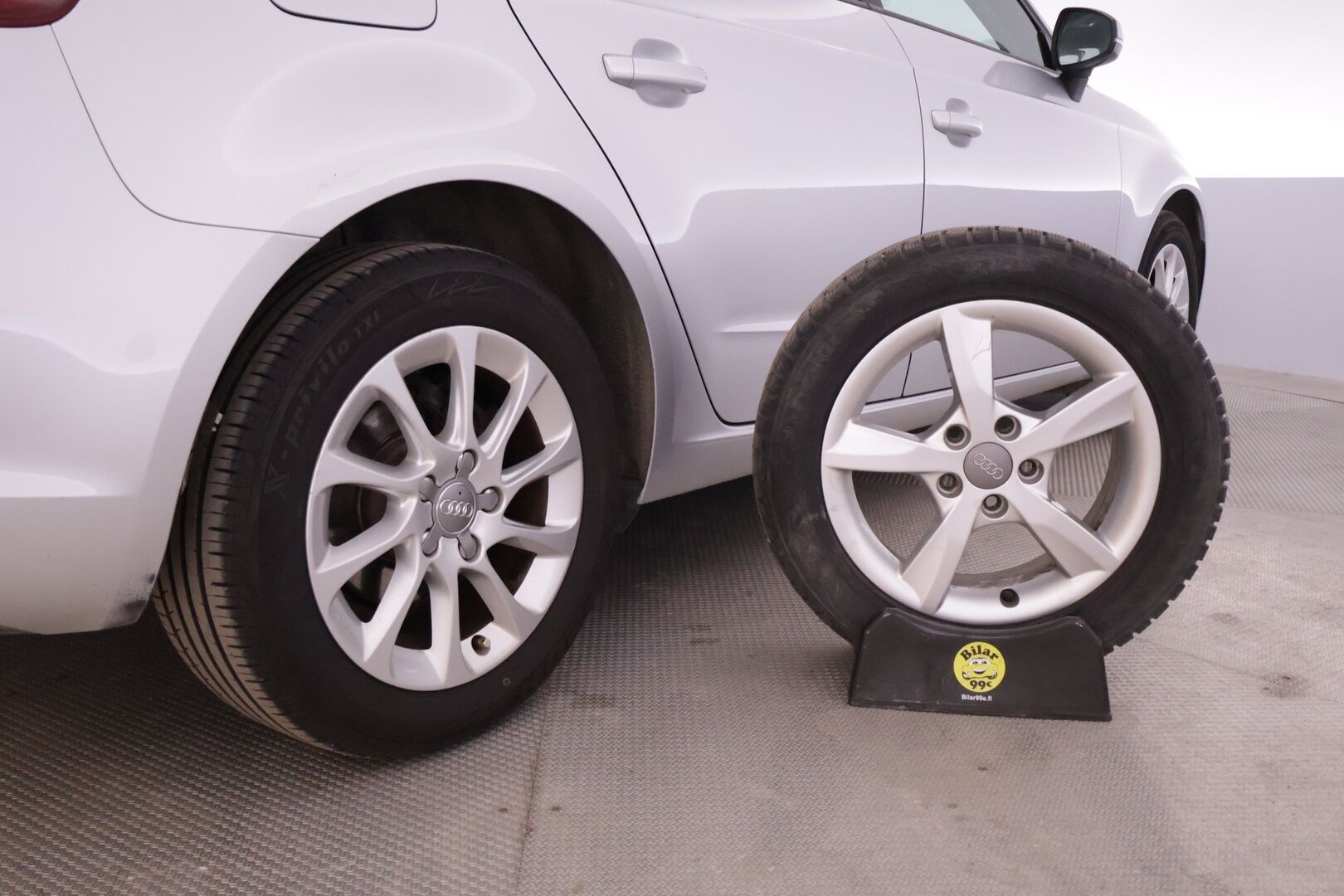 Audi A3 2013 Sportback Business 1,6 TDI 77 kW * Suomi-auto / Vakkari / P.tutka / Webasto / Xenon / Automaatti-ilmastointi * - Juuri leimattu Webastolla, kaksilla renkailla sekä vanteilla varusteltu Suomiauto! - HULLUT AVAJAISHULINAT KORKOTARJOUS 3,29 %