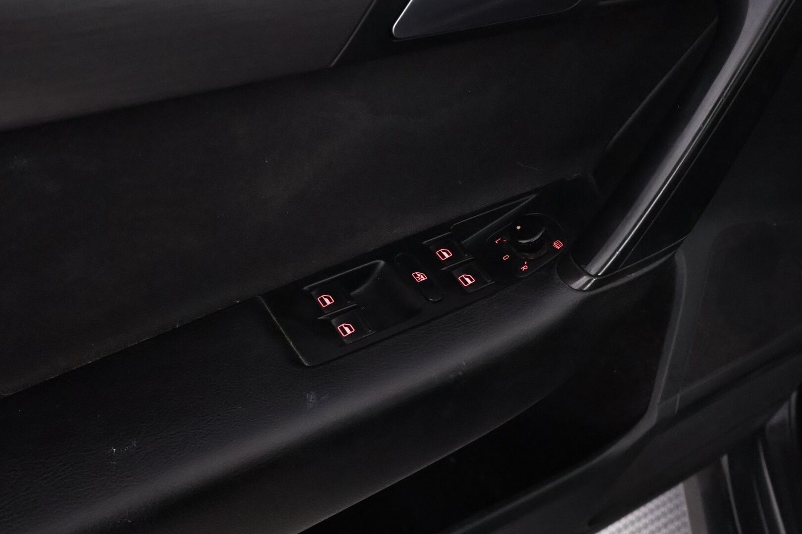 Volkswagen Passat 2013 Variant Comfortline 2,0 TDI 103 kW (140 hv) BlueMotion Technology DSG-aut - YritysOutlet - Myydään vain yrityksille - – Tämä auto myydään YritysOutlet -valikoimasta vain yritykselle