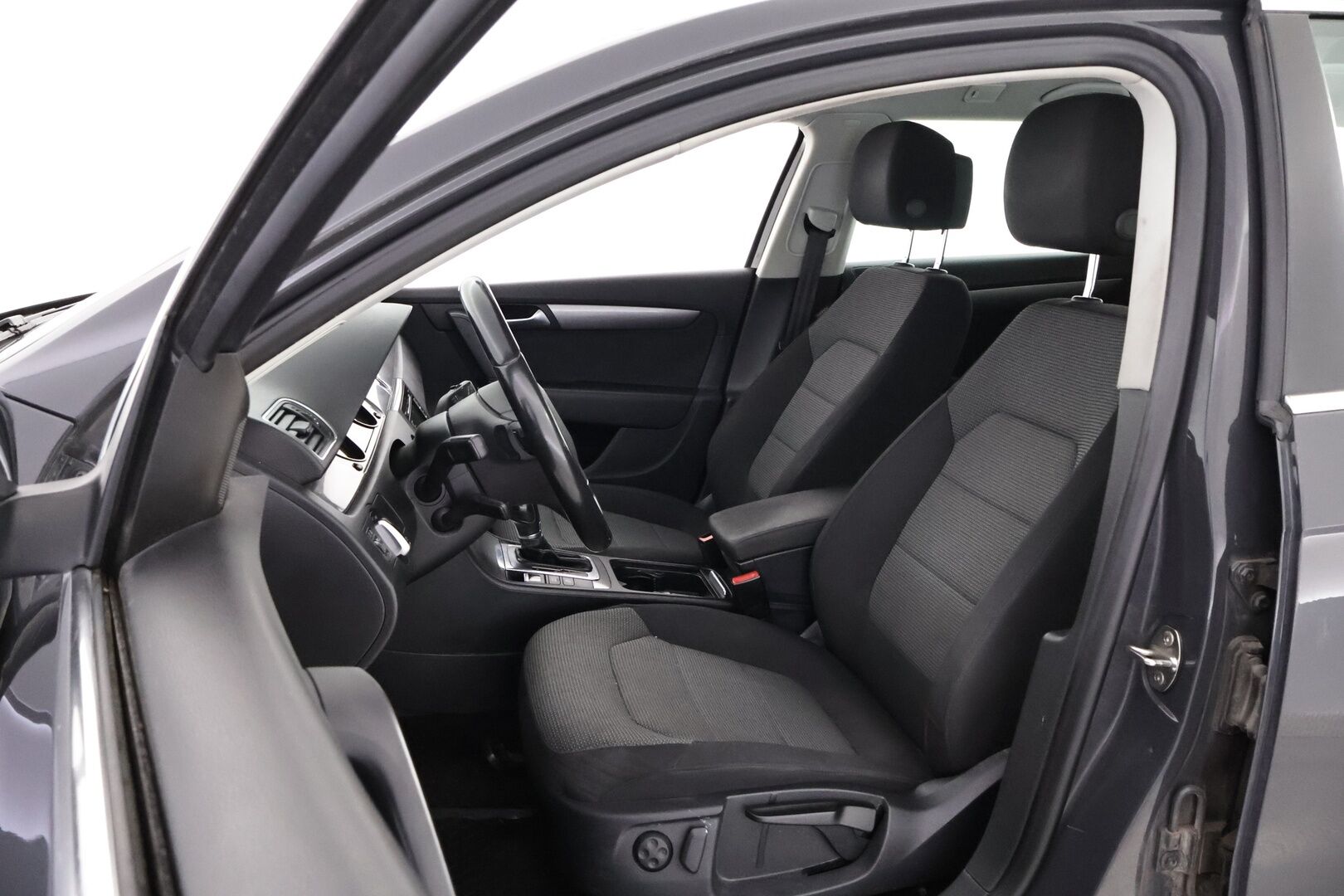 Volkswagen Passat 2013 Variant Comfortline 2,0 TDI 103 kW (140 hv) BlueMotion Technology DSG-aut - YritysOutlet - Myydään vain yrityksille - – Tämä auto myydään YritysOutlet -valikoimasta vain yritykselle