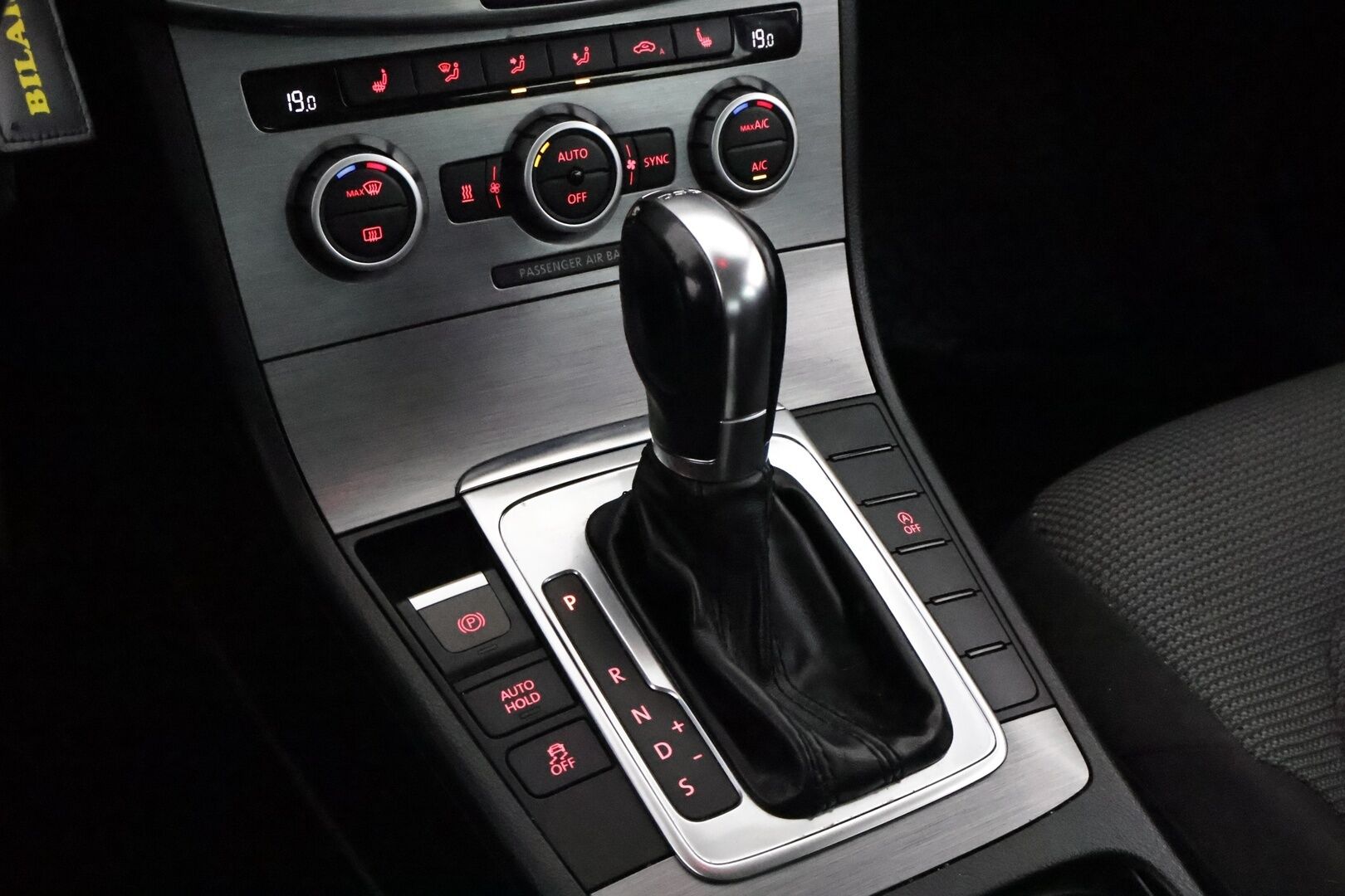 Volkswagen Passat 2013 Variant Comfortline 2,0 TDI 103 kW (140 hv) BlueMotion Technology DSG-aut - YritysOutlet - Myydään vain yrityksille - – Tämä auto myydään YritysOutlet -valikoimasta vain yritykselle
