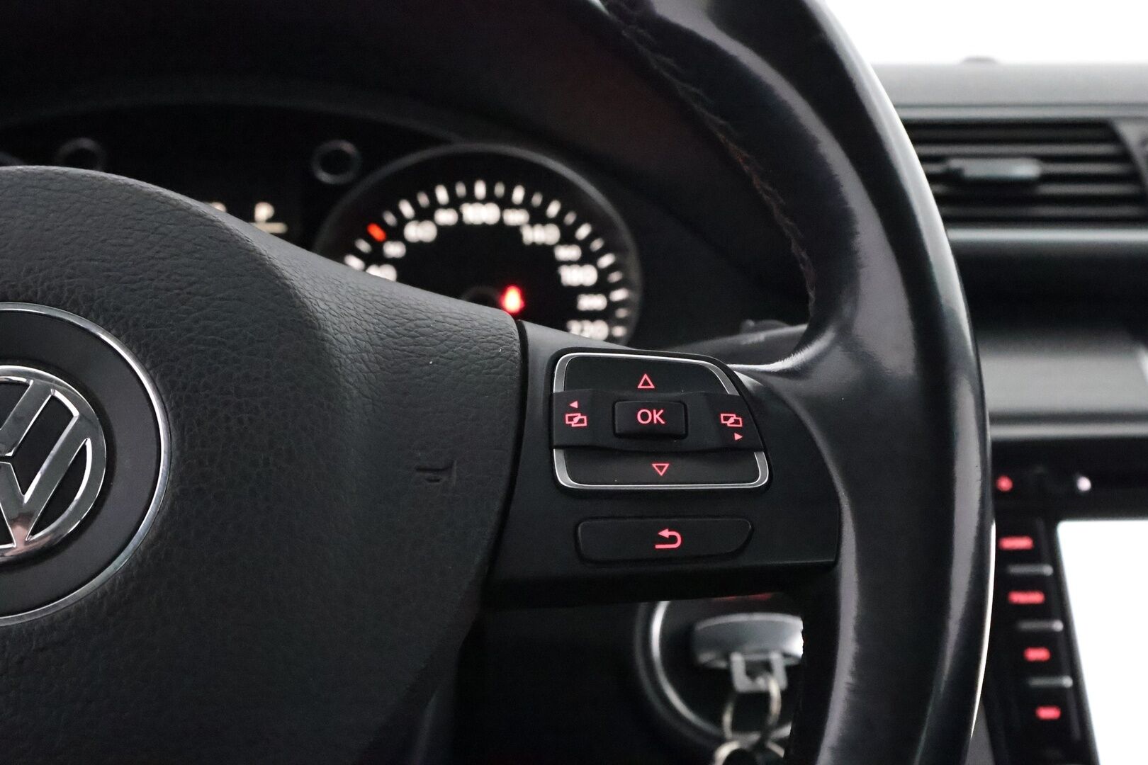 Volkswagen Passat 2013 Variant Comfortline 2,0 TDI 103 kW (140 hv) BlueMotion Technology DSG-aut * MYYDÄÄN HUUTOKAUPAT.COM! * - MYYDÄÄN HUUTOKAUPAT.COM!