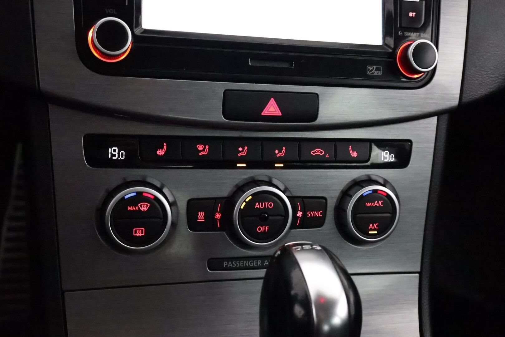 Volkswagen Passat 2013 Variant Comfortline 2,0 TDI 103 kW (140 hv) BlueMotion Technology DSG-aut - YritysOutlet - Myydään vain yrityksille - – Tämä auto myydään YritysOutlet -valikoimasta vain yritykselle
