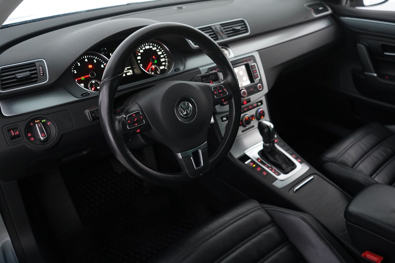 Volkswagen CC 2013 1,4 TSI MultiFuel 118 kW (160 hv) DSG-automaatti *ACC / Nahat / Panorama / Koukku / Osasähkö* - Kahdet renkaat VW aluvantein / Todella hyvät huollot / Suomi-auto