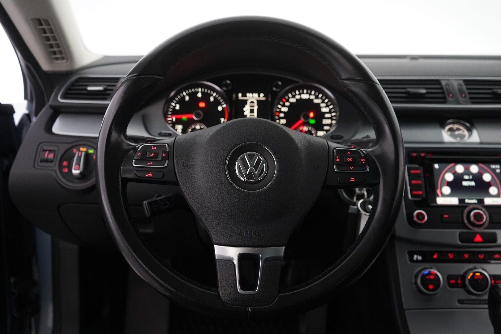 Volkswagen CC 2013 1,4 TSI MultiFuel 118 kW (160 hv) DSG-automaatti *ACC / Nahat / Panorama / Koukku / Osasähkö* - Kahdet renkaat VW aluvantein / Todella hyvät huollot / Suomi-auto