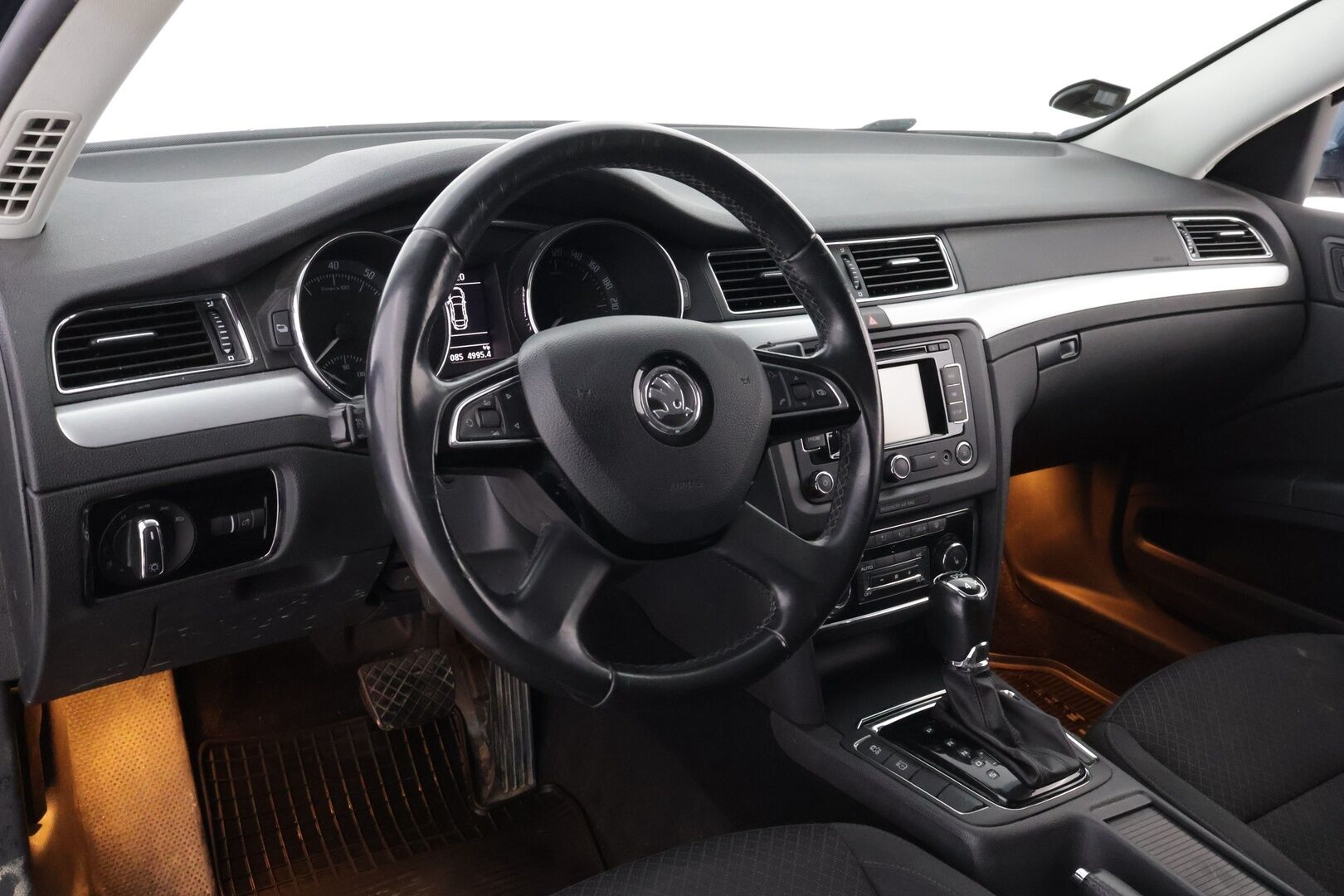 Skoda Superb 2013 3,6 FSI V6 4x4 Ambition Business DSG Autom. - YritysOutlet - Myydään vain yrityksille - – Tämä auto myydään YritysOutlet -valikoimasta vain yritykselle