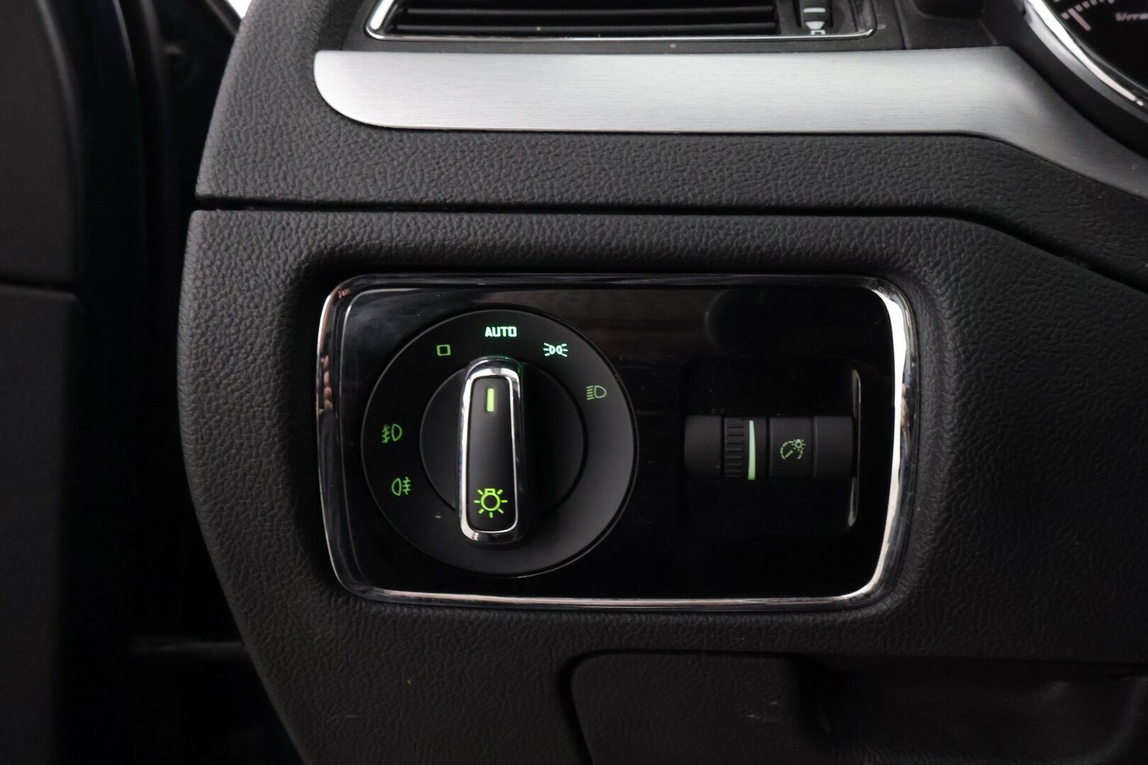 Skoda Superb 2013 3,6 FSI V6 4x4 Ambition Business DSG Autom. - YritysOutlet - Myydään vain yrityksille - – Tämä auto myydään YritysOutlet -valikoimasta vain yritykselle