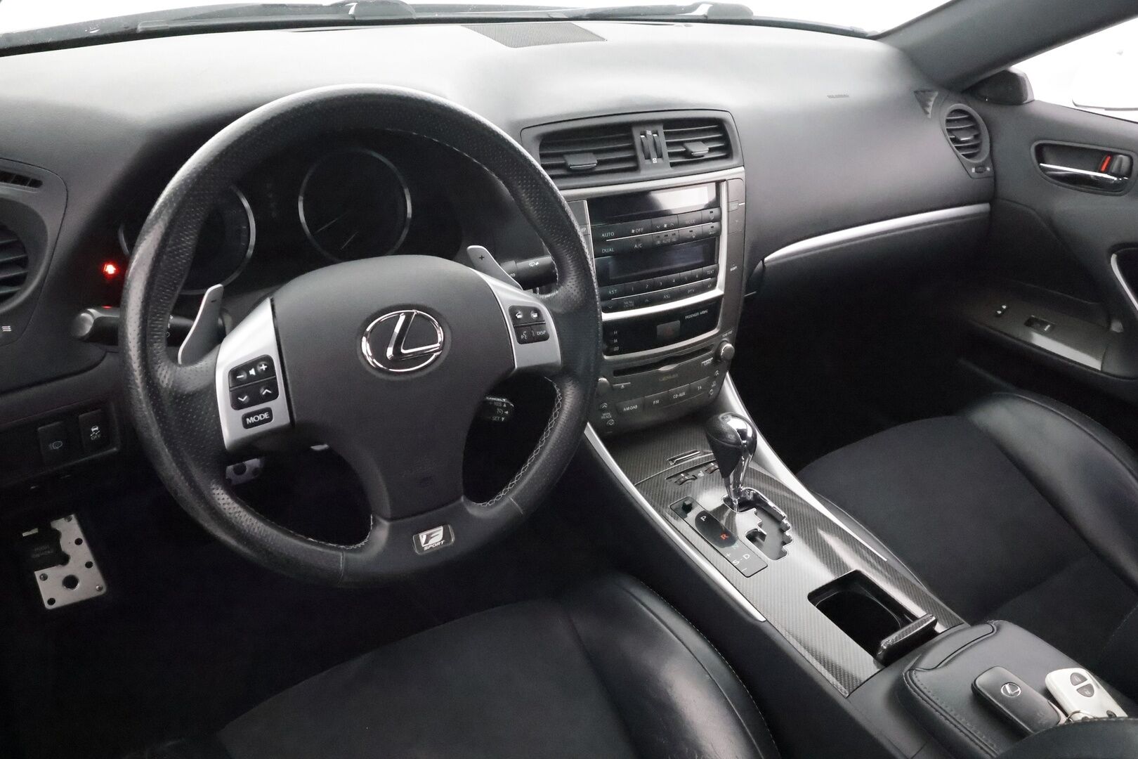 Lexus IS 2012 250 F-Sport - | Sisätilanlämmitin | Sähköpenkit | Xenon | P.tutkat | Vakkari | Nahka-Alcantara | Keyless | Facelift | Kahdet renkaat