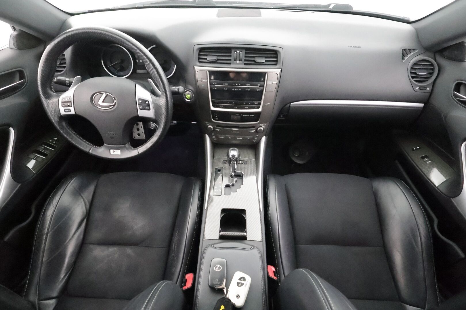 Lexus IS 2012 250 F-Sport - | Sisätilanlämmitin | Sähköpenkit | Xenon | P.tutkat | Vakkari | Nahka-Alcantara | Keyless | Facelift | Kahdet renkaat