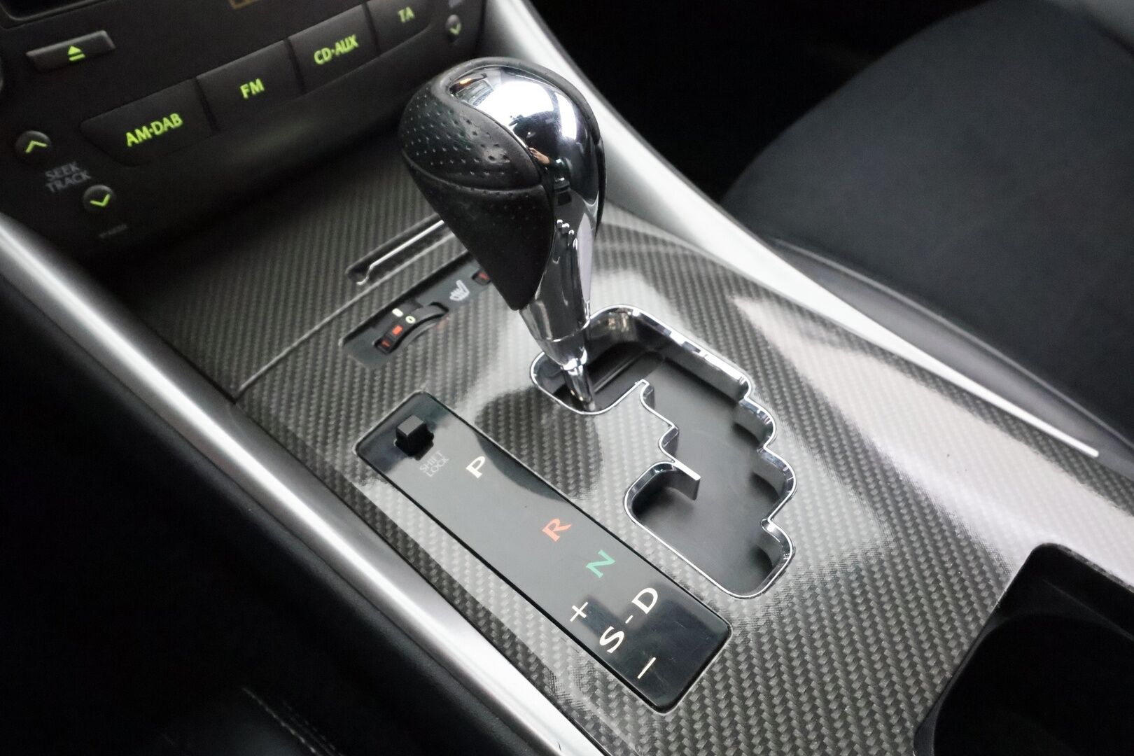 Lexus IS 2012 250 F-Sport - | Sisätilanlämmitin | Sähköpenkit | Xenon | P.tutkat | Vakkari | Nahka-Alcantara | Keyless | Facelift | Kahdet renkaat