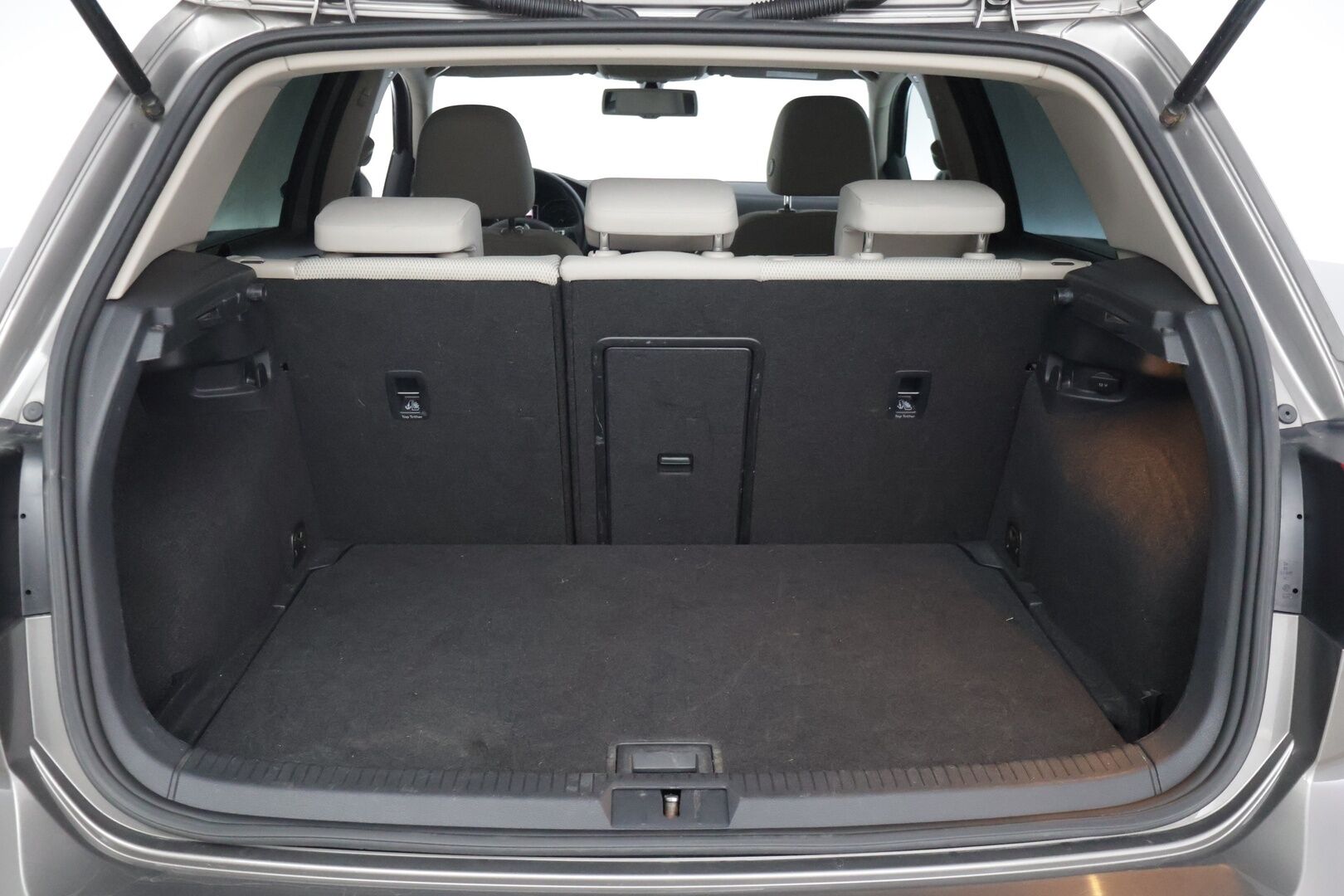 Volkswagen Golf 2014 Comfortline 1,6 TDI 77 kW (105 hv) BlueMotion Technology DSG-automaatti 4-ov * Vakkari / Xenon / Keyless / Bluetooth * * - Juuri huollettu / Suomi-Auto / Jakopää tehty juuri 2/26! - HULLUT AVAJAISHULINAT KORKOTARJOUS 3,29 %