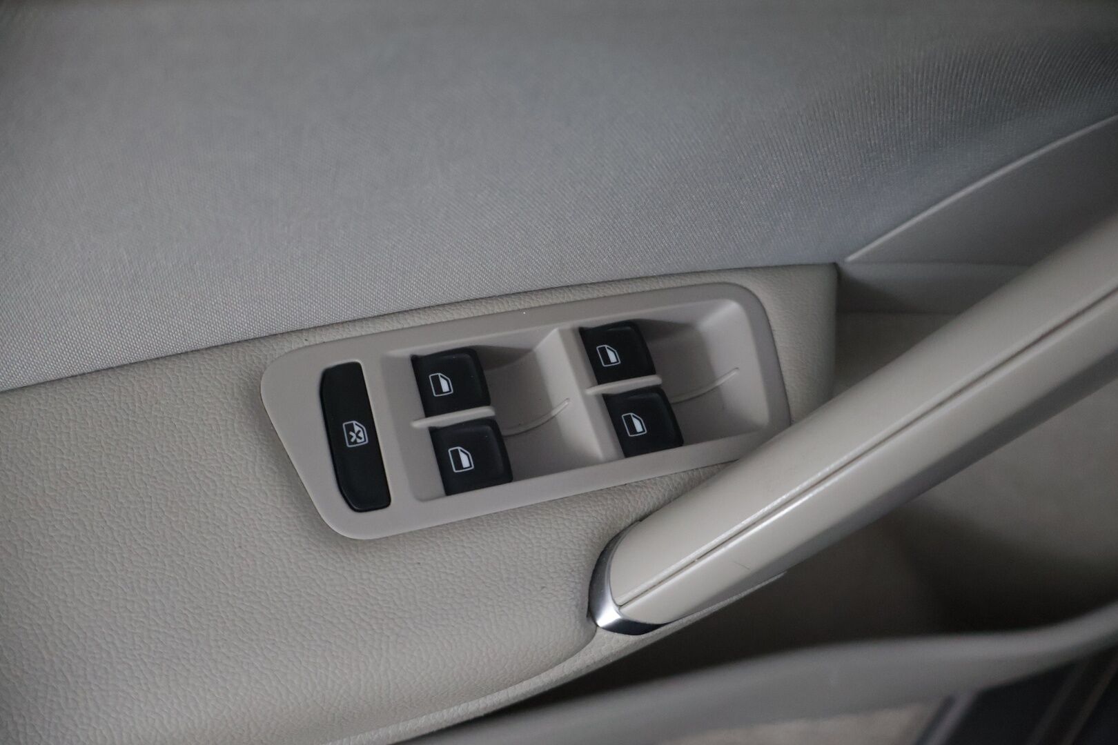 Volkswagen Golf 2014 Comfortline 1,6 TDI 77 kW (105 hv) BlueMotion Technology DSG-automaatti 4-ov * Vakkari / Xenon / Keyless / Bluetooth * * - Juuri huollettu / Suomi-Auto / Jakopää tehty juuri 2/26! - HULLUT AVAJAISHULINAT KORKOTARJOUS 3,29 %