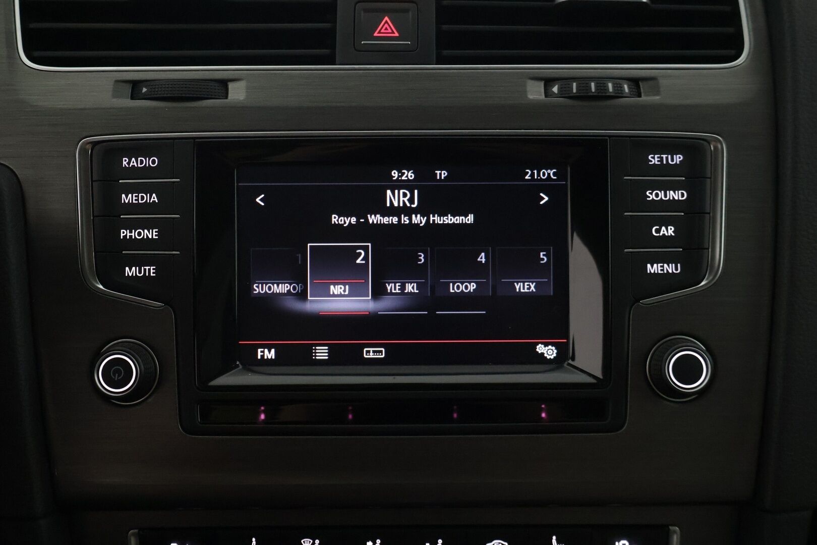 Volkswagen Golf 2014 Comfortline 1,6 TDI 77 kW (105 hv) BlueMotion Technology DSG-automaatti 4-ov * Vakkari / Xenon / Keyless / Bluetooth * * - Juuri huollettu / Suomi-Auto / Jakopää tehty juuri 2/26! - HULLUT AVAJAISHULINAT KORKOTARJOUS 3,29 %