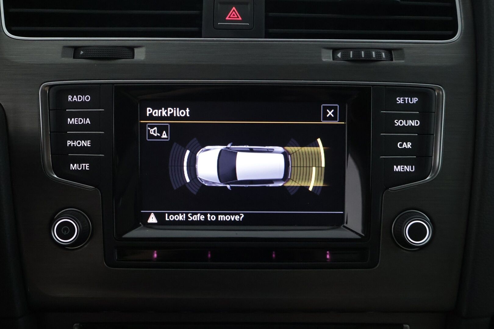 Volkswagen Golf 2014 Comfortline 1,6 TDI 77 kW (105 hv) BlueMotion Technology DSG-automaatti 4-ov * Vakkari / Xenon / Keyless / Bluetooth * * - Juuri huollettu / Suomi-Auto / Jakopää tehty juuri 2/26! - HULLUT AVAJAISHULINAT KORKOTARJOUS 3,29 %