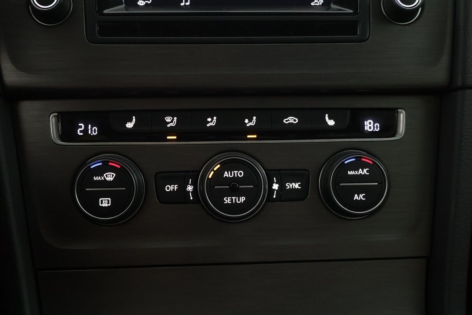 Volkswagen Golf 2014 Comfortline 1,6 TDI 77 kW (105 hv) BlueMotion Technology DSG-automaatti 4-ov * Vakkari / Xenon / Keyless / Bluetooth * * - Juuri huollettu / Suomi-Auto / Jakopää tehty juuri 2/26! - HULLUT AVAJAISHULINAT KORKOTARJOUS 3,29 %