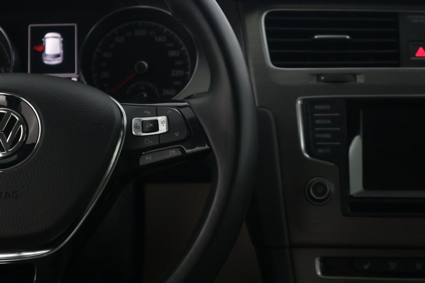 Volkswagen Golf 2014 Comfortline 1,6 TDI 77 kW (105 hv) BlueMotion Technology DSG-automaatti 4-ov * Vakkari / Xenon / Keyless / Bluetooth * * - Juuri huollettu / Suomi-Auto / Jakopää tehty juuri 2/26! - HULLUT AVAJAISHULINAT KORKOTARJOUS 3,29 %