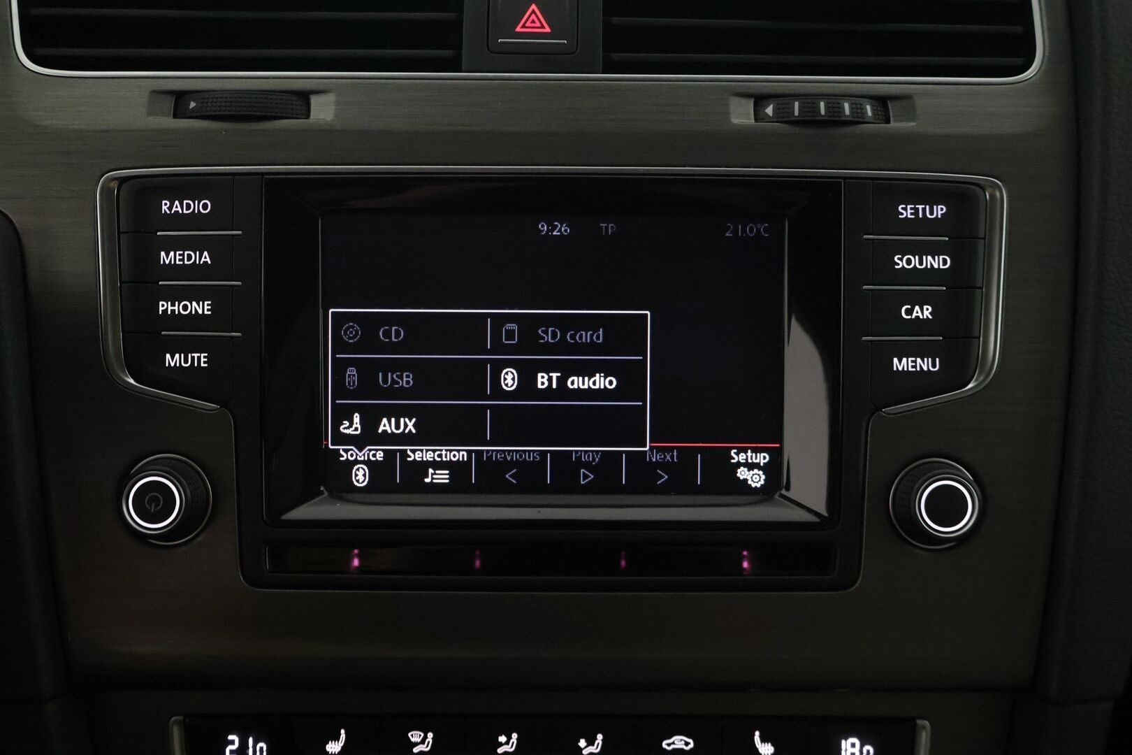 Volkswagen Golf 2014 Comfortline 1,6 TDI 77 kW (105 hv) BlueMotion Technology DSG-automaatti 4-ov * Vakkari / Xenon / Keyless / Bluetooth * * - Juuri huollettu / Suomi-Auto / Jakopää tehty juuri 2/26! - HULLUT AVAJAISHULINAT KORKOTARJOUS 3,29 %