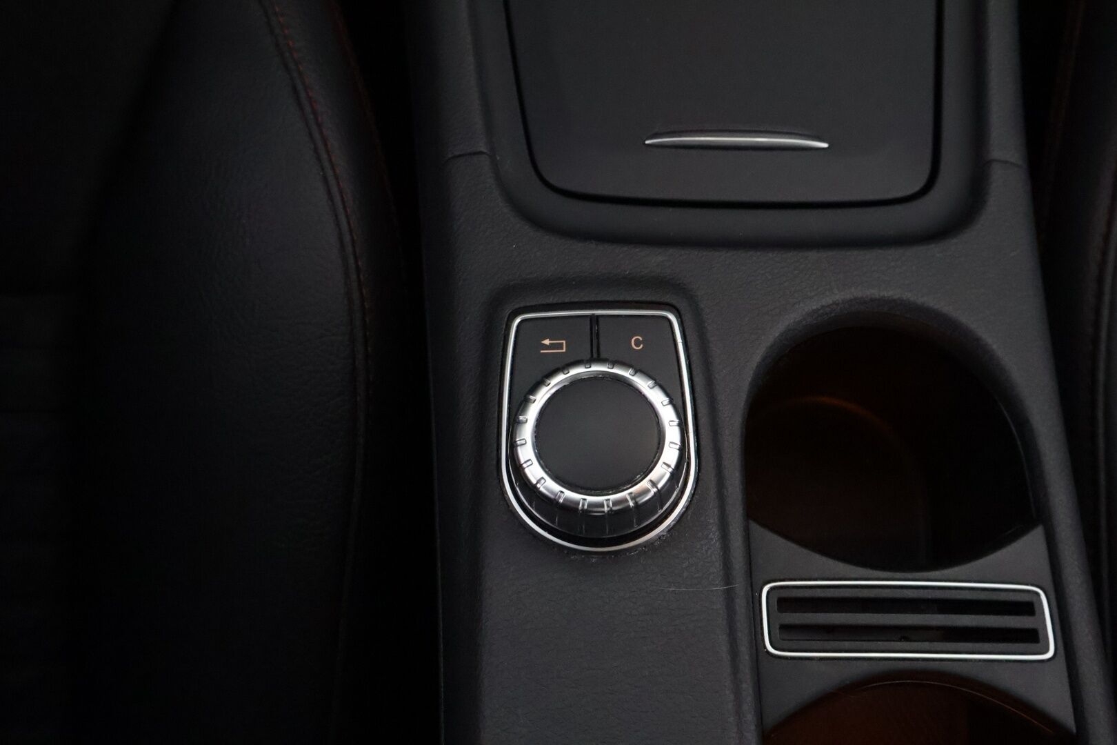 Mercedes-Benz CLA 2013 200 BE A Premium Business AMG * Panorama / Nahka-Alcantara / Night / Bi-Xenon / Lohko & Sisäpistoke - Tulossa Myyntiin! - HULLUT VÄLIPÄIVÄT KORKOTARJOUS 2,49%