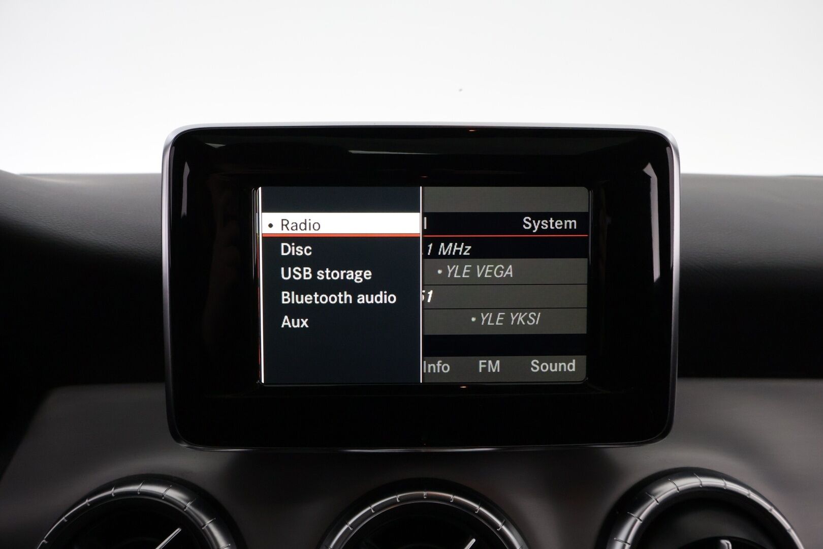 Mercedes-Benz CLA 2013 200 BE A Premium Business AMG * Panorama / Nahka-Alcantara / Night / Bi-Xenon / Lohko & Sisäpistoke - Tulossa Myyntiin! - HULLUT VÄLIPÄIVÄT KORKOTARJOUS 2,49%