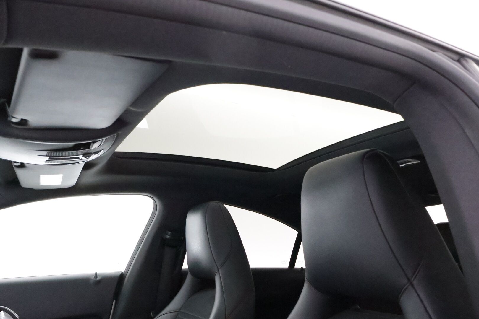 Mercedes-Benz CLA 2013 200 BE A Premium Business AMG * Panorama / Nahka-Alcantara / Night / Bi-Xenon / Lohko & Sisäpistoke - Tulossa Myyntiin! - HULLUT VÄLIPÄIVÄT KORKOTARJOUS 2,49%