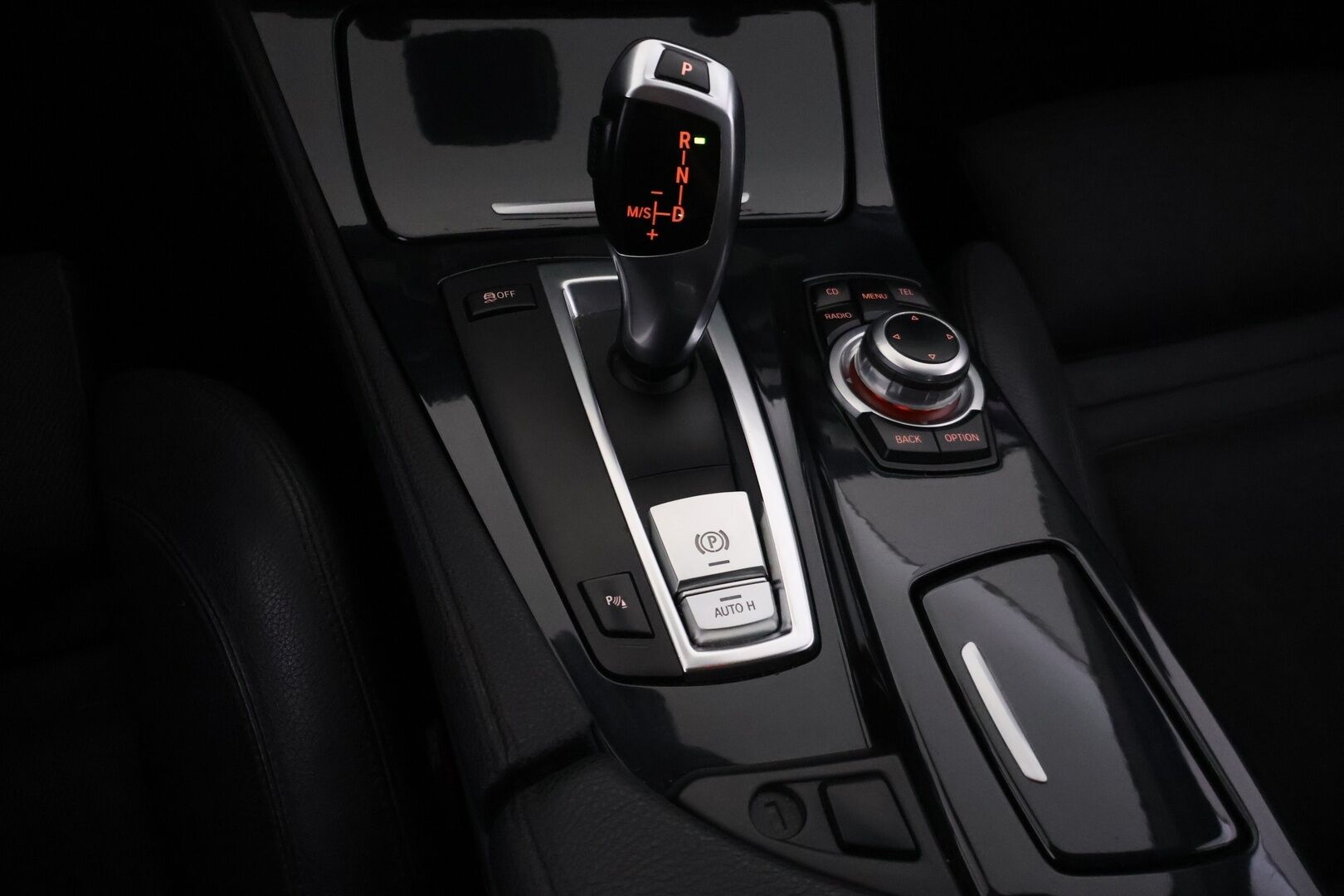 BMW 520 2010 Sport A F11 Touring YritysOutlet - Myydään vain yrityksille - | Acc | Koukku | lohko+sisäpistoke | 