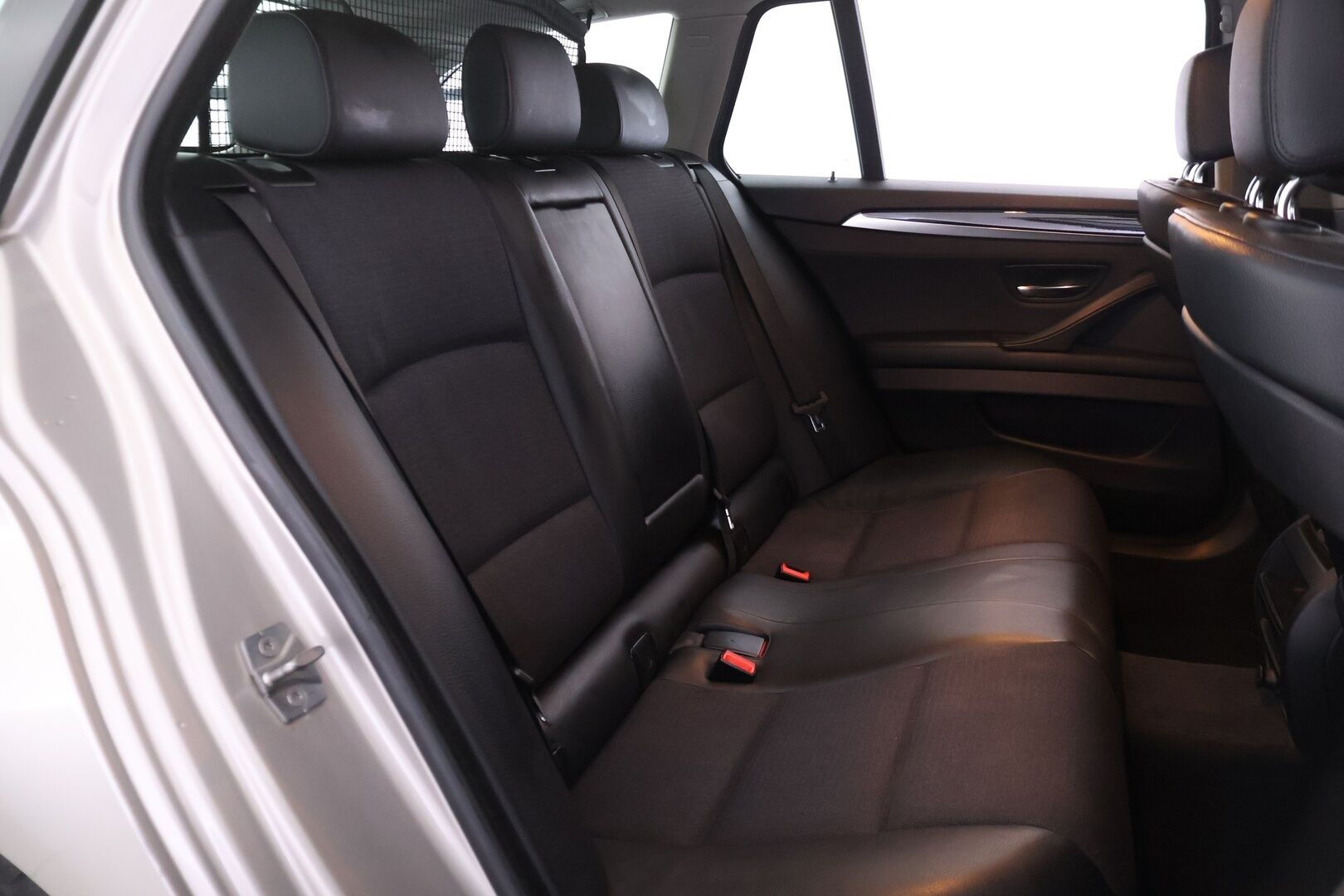BMW 520 2010 Sport A F11 Touring YritysOutlet - Myydään vain yrityksille - | Acc | Koukku | lohko+sisäpistoke | 