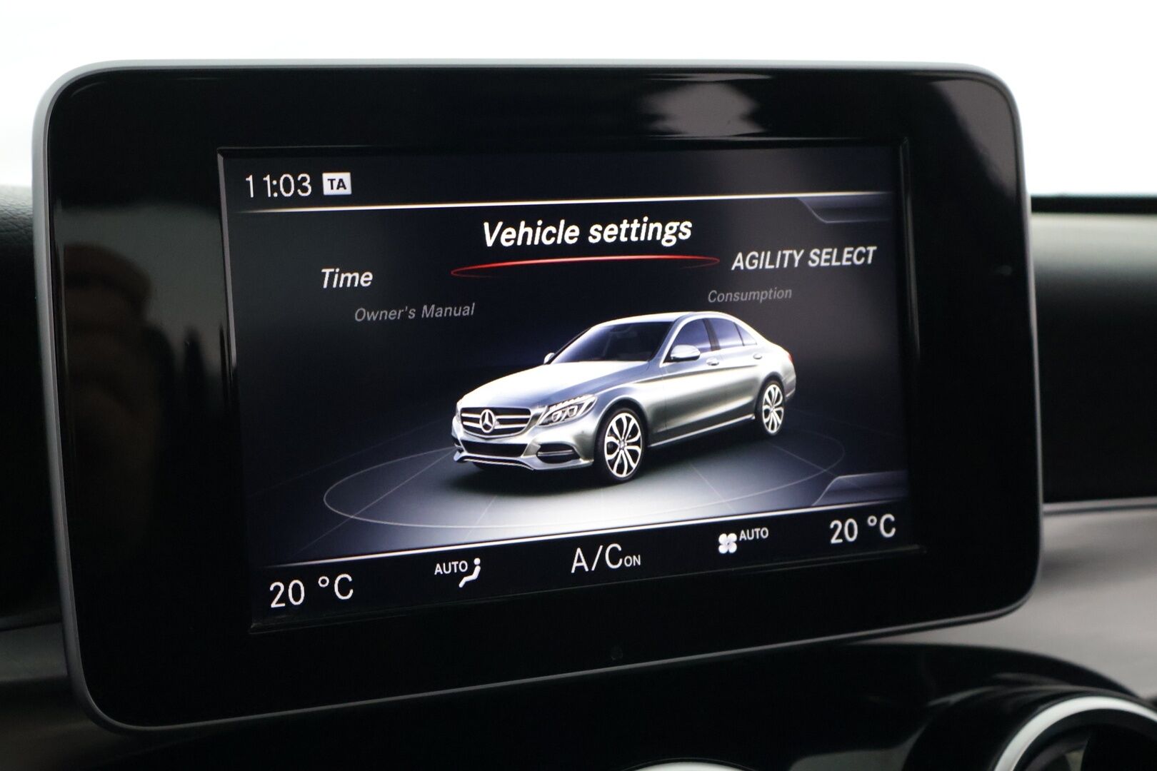 Mercedes-Benz C 2015 220 BlueTec A Premium Business - | Avantgarde | ILS LED | BLIS | Koukku | Park Assist | P.tutkat | IHC+ | 1 om. Suomi |